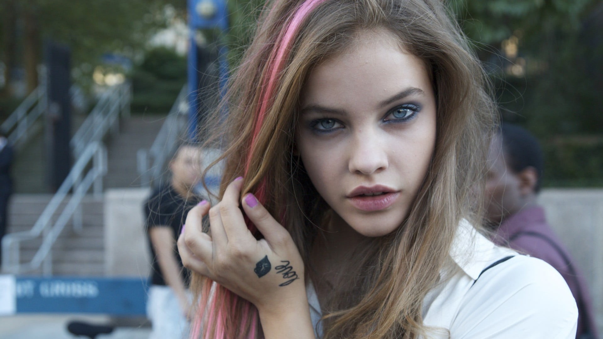 Barbara Palvin, adult, long hair, model, teenager, dyed hair, beautiful people, hairstyle, body part, 1080P, focus on foreground, human hair, contemplation, HD Wallpaper