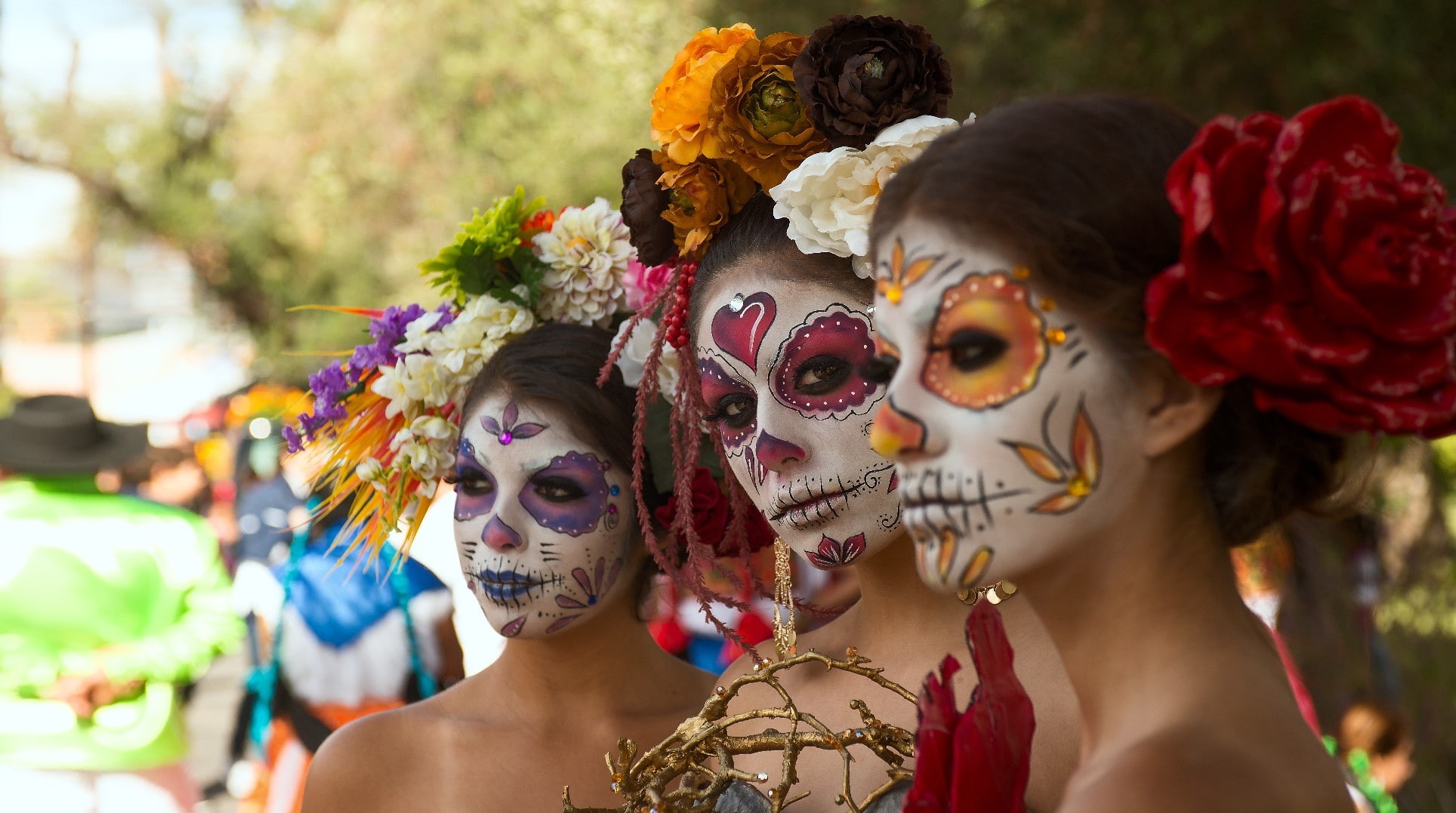 day, young adult, carnival - celebration event, mask, young women, headwear, disguise, flower, outdoors, lifestyles, makeup, focus on foreground, celebration, HD Wallpaper