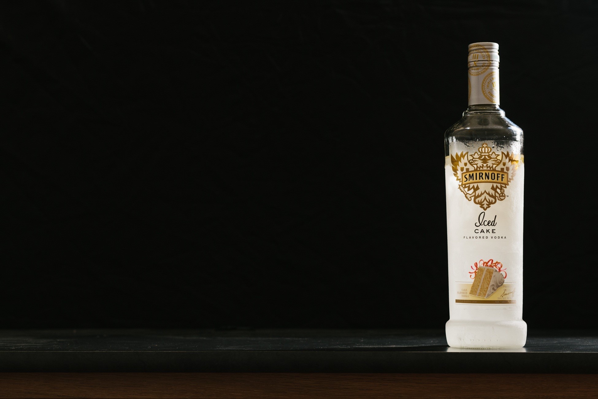 vodka, drink, reflection, booze, two objects, food and drink, container, drinking, single object, table, glass, colored background, iced cake, still life, HD Wallpaper