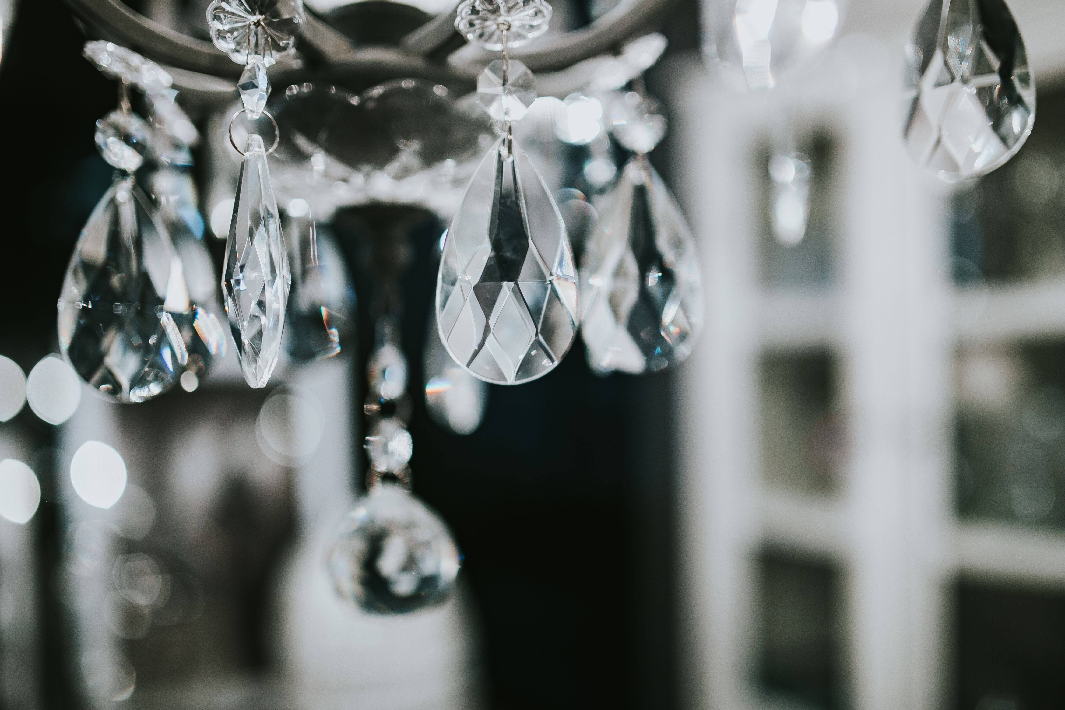 focus on foreground, no people, home decor, decoration, light, lighting equipment, glass - material, hanging, beautiful, close-up, day, interior, selective focus, HD Wallpaper