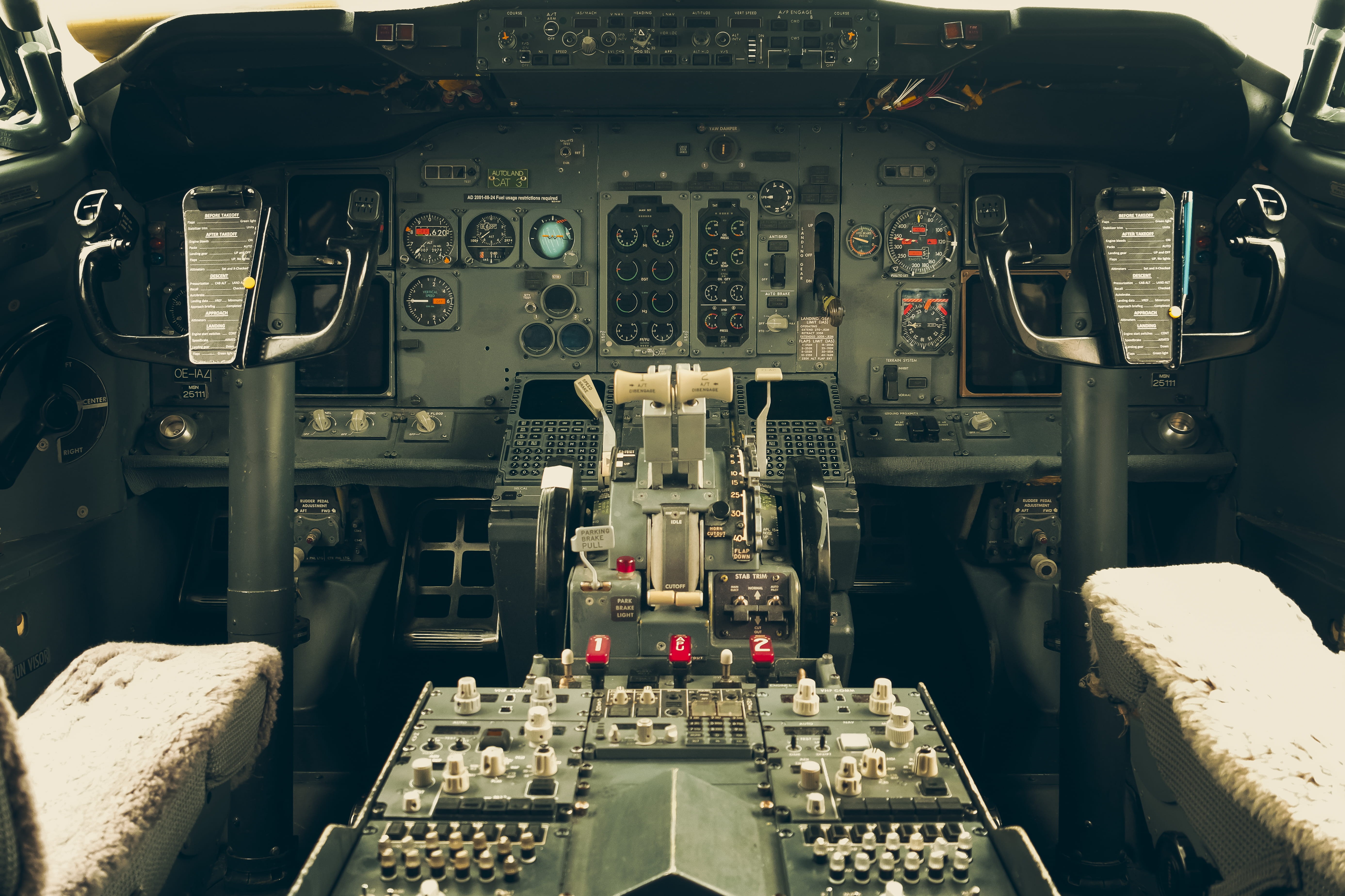 bouton, boeing, 5K, mode of transportation, control, control panel, aircraft, travel, transportation, industry, indoors, fuji, high angle view, cockpit, HD Wallpaper