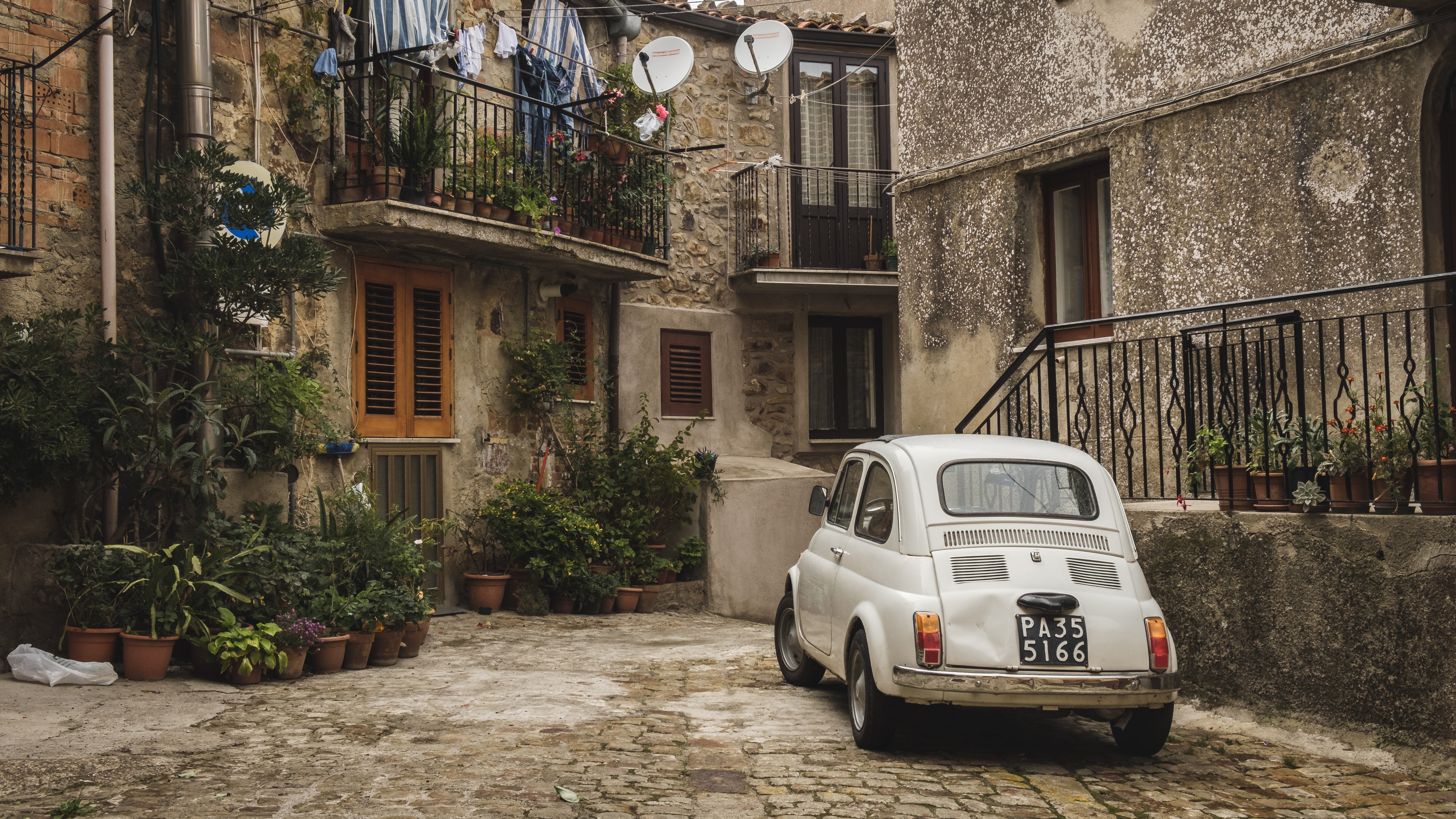 old, village, architecture, fiat, geraci siculo, plants, travelling, retro, motor vehicle, house, italy, sicily, white, building exterior, land vehicle, HD Wallpaper