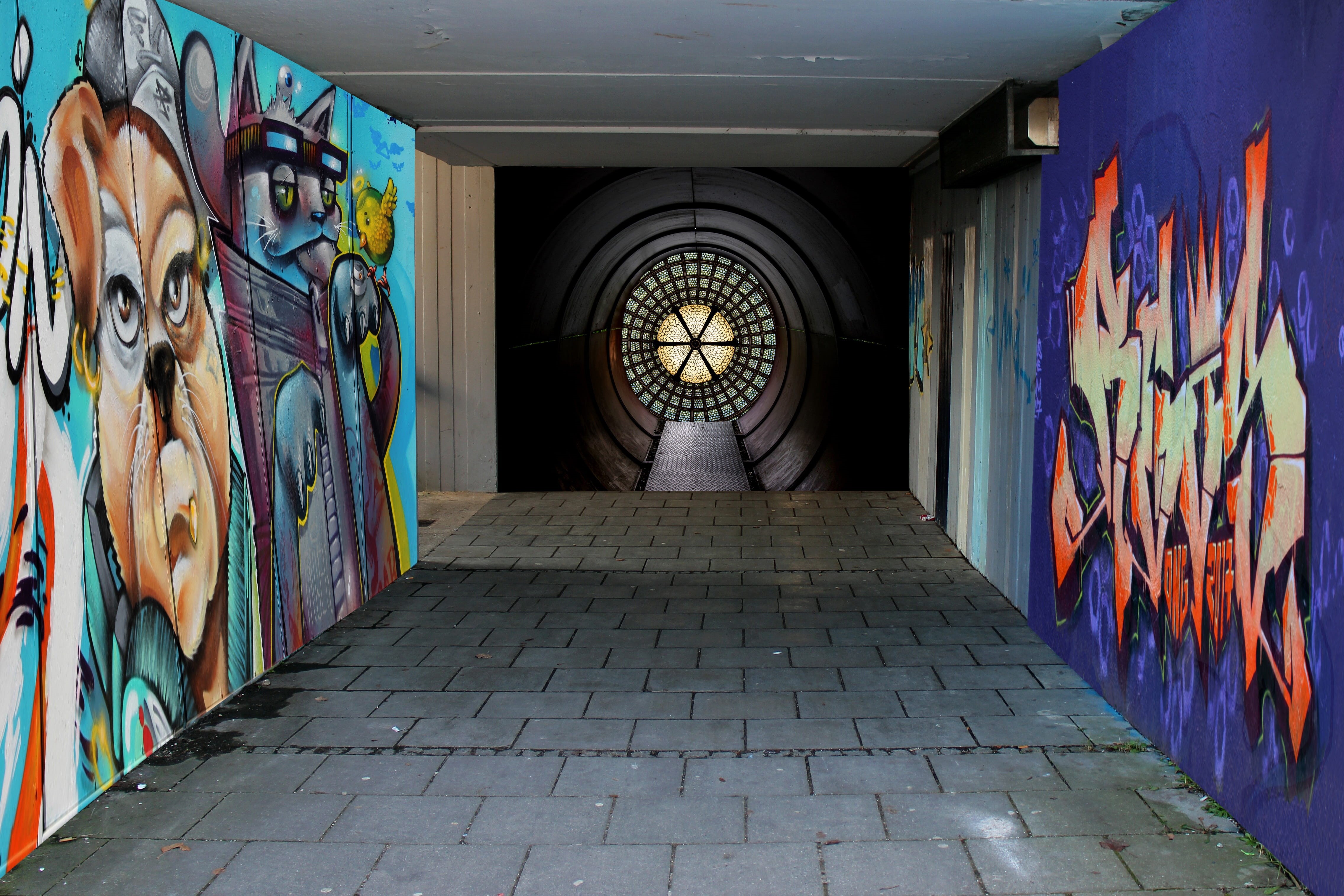 passage, the way forward, gang, footpath, door, day, architecture, wall - building feature, no people, tunnel, art and craft, mural, entrance, street art, HD Wallpaper