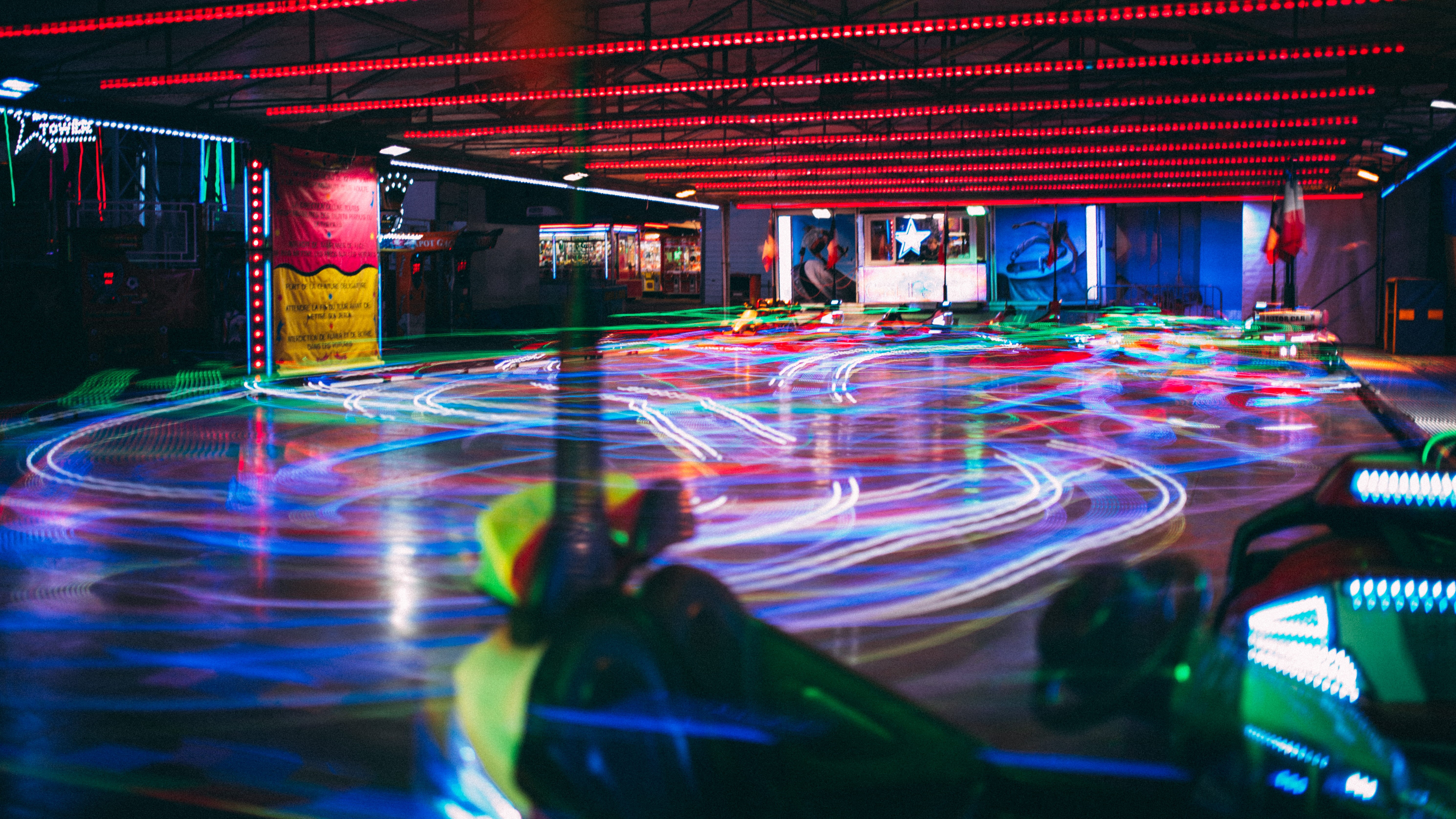 stage, meal, screen, multi colored, long exposure, 5K, water, neon, monitor, motion, light, indoors, building, inside, urban, reflection, person, no people, HD Wallpaper