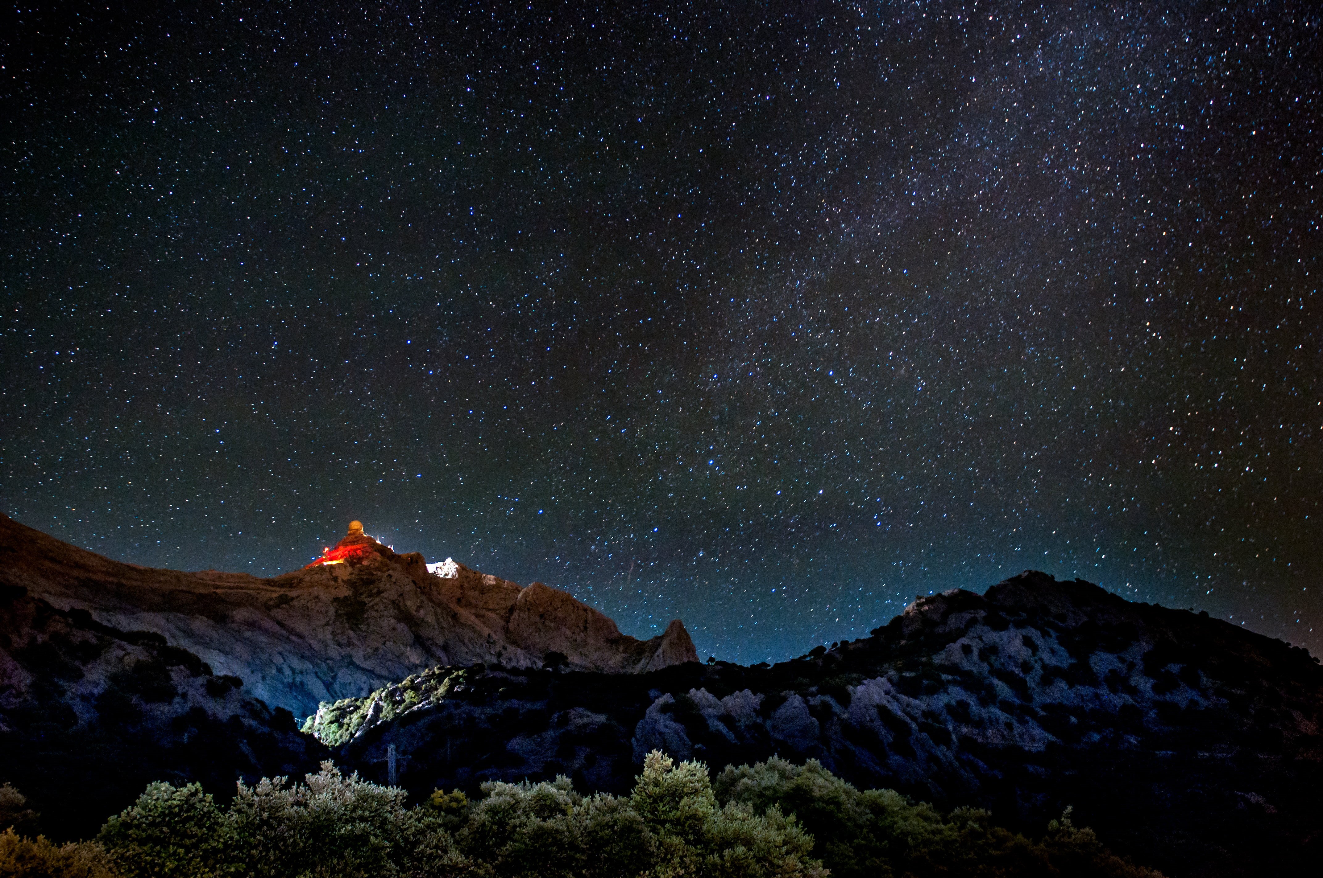 Mallorca, low, sky, leafy, landscape, mountains, 4K, Nikon  D90, Stars, Estrellas, clear, milky Way, galaxy, photography, trees, 70mm, green, id, star - Space, HD Wallpaper