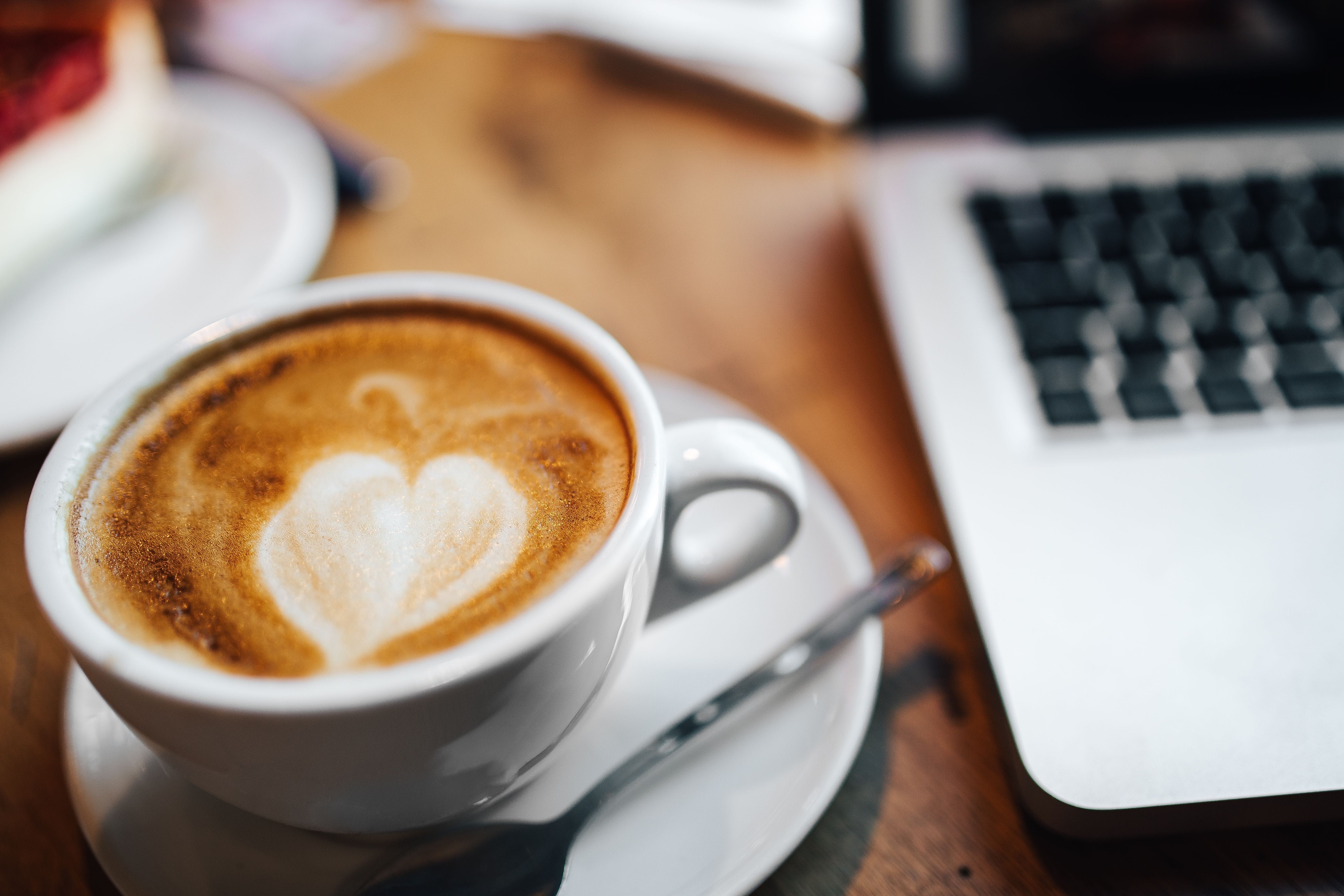 indoor, technology, close-up, cafe, meeting, restaurant, computer, hot drink, coffee cup, latte, refreshment, coffee break, saucer, crockery, frothy drink, HD Wallpaper
