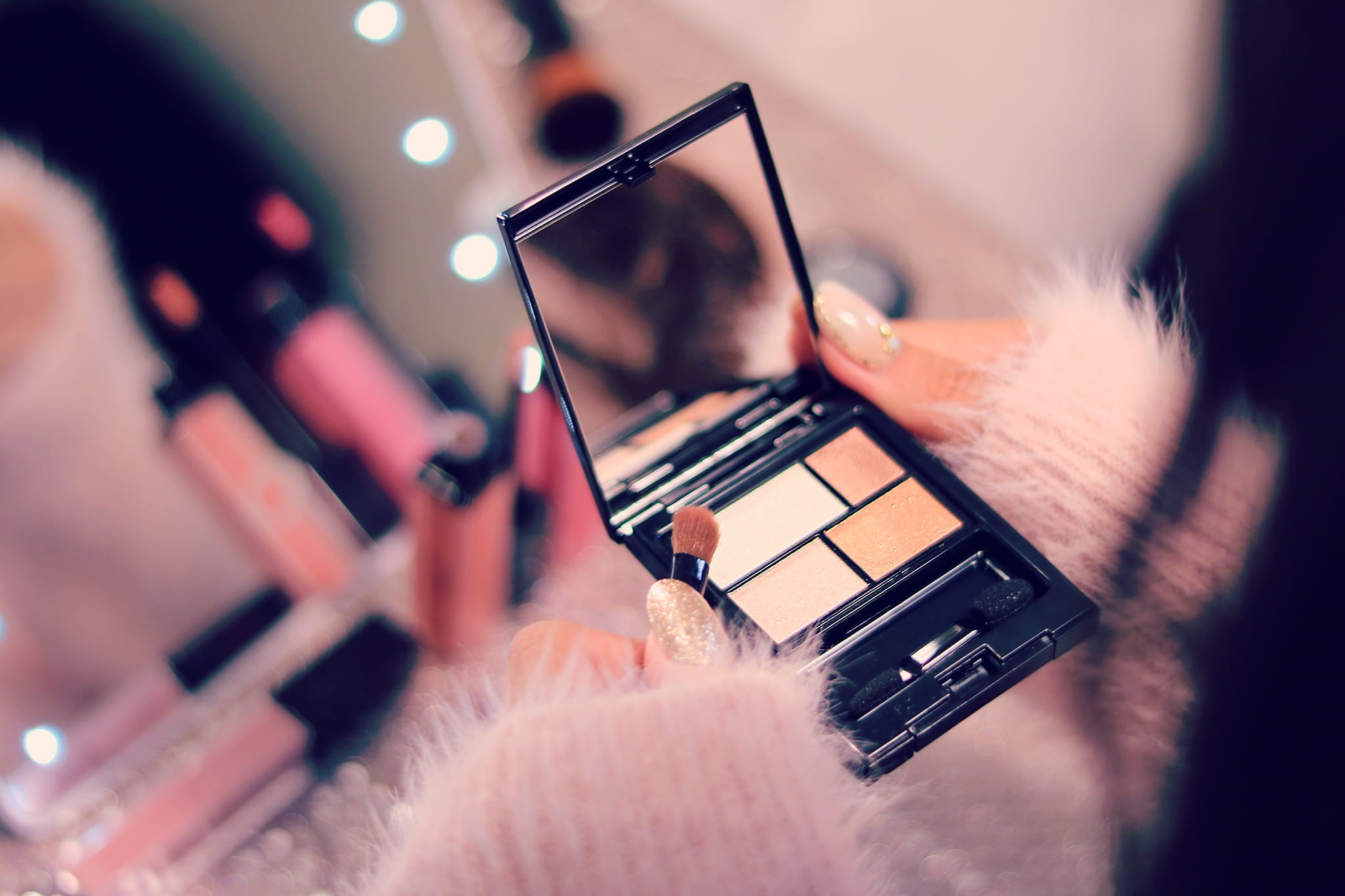 selective focus, human body part, musician, occupation, make-Up Brush, close-up, beauty Product, people, eyeshadow, women, make-up, photography themes, HD Wallpaper