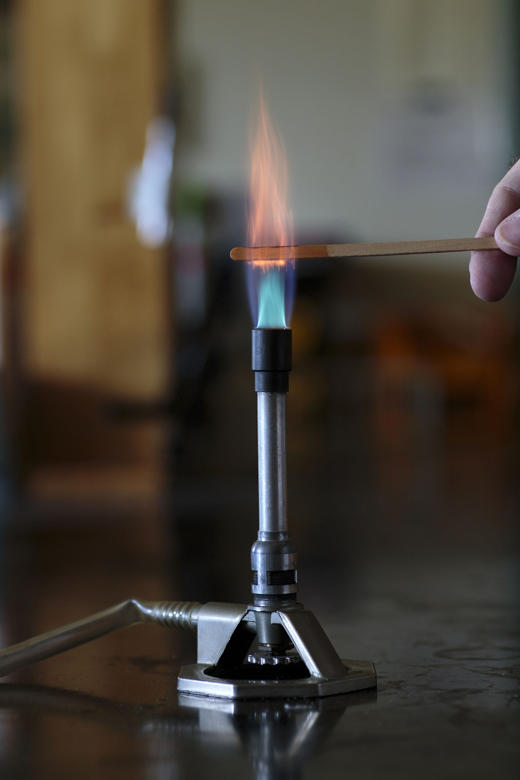splint, science, indoors, hand, finger, incandescent, colored, solution, red, table, holding, close-up, wooden, ions, human body part, matchstick, human finger, Phone HD Wallpaper