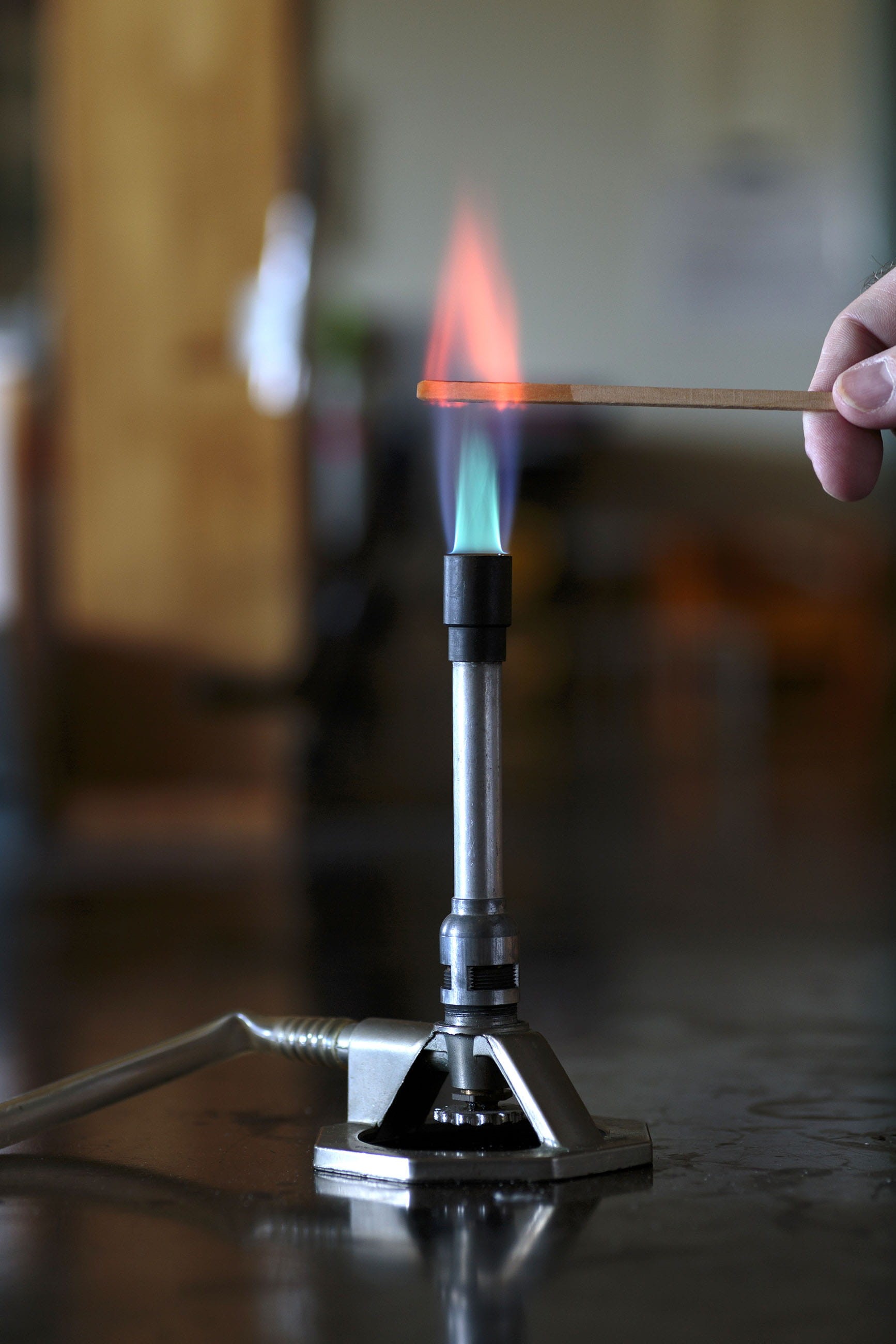 research, bunsen, burner, flame, 2K, body part, salts, close-up, solution, matchstick, colored, colorful, hand, finger, real people, metals, burning, red, Phone HD Wallpaper