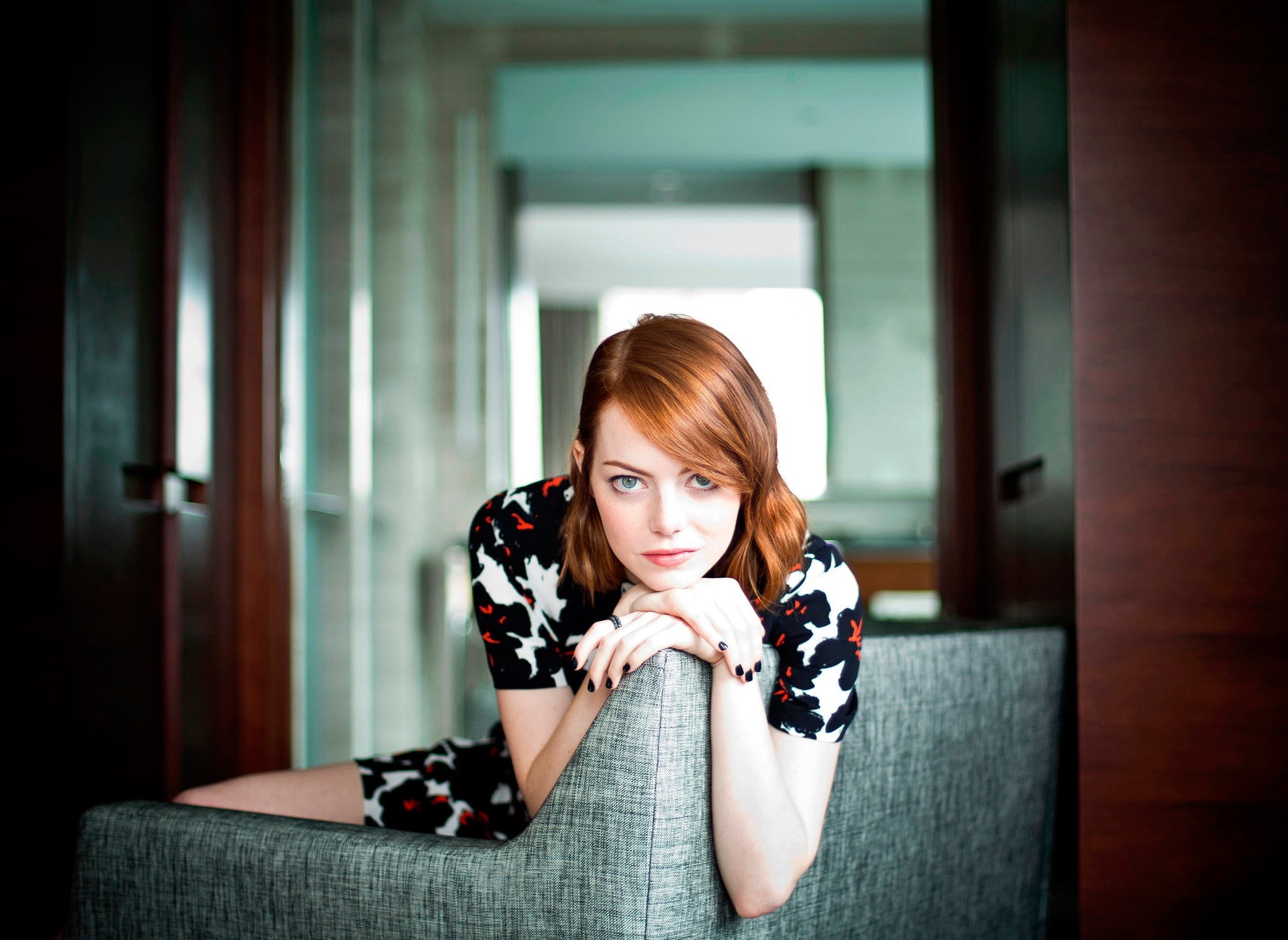 hairstyle, adult, one person, casual clothing, leisure activity, front view, looking at camera, Emma Stone, 1080P, portrait, celebrity, focus on foreground, HD Wallpaper