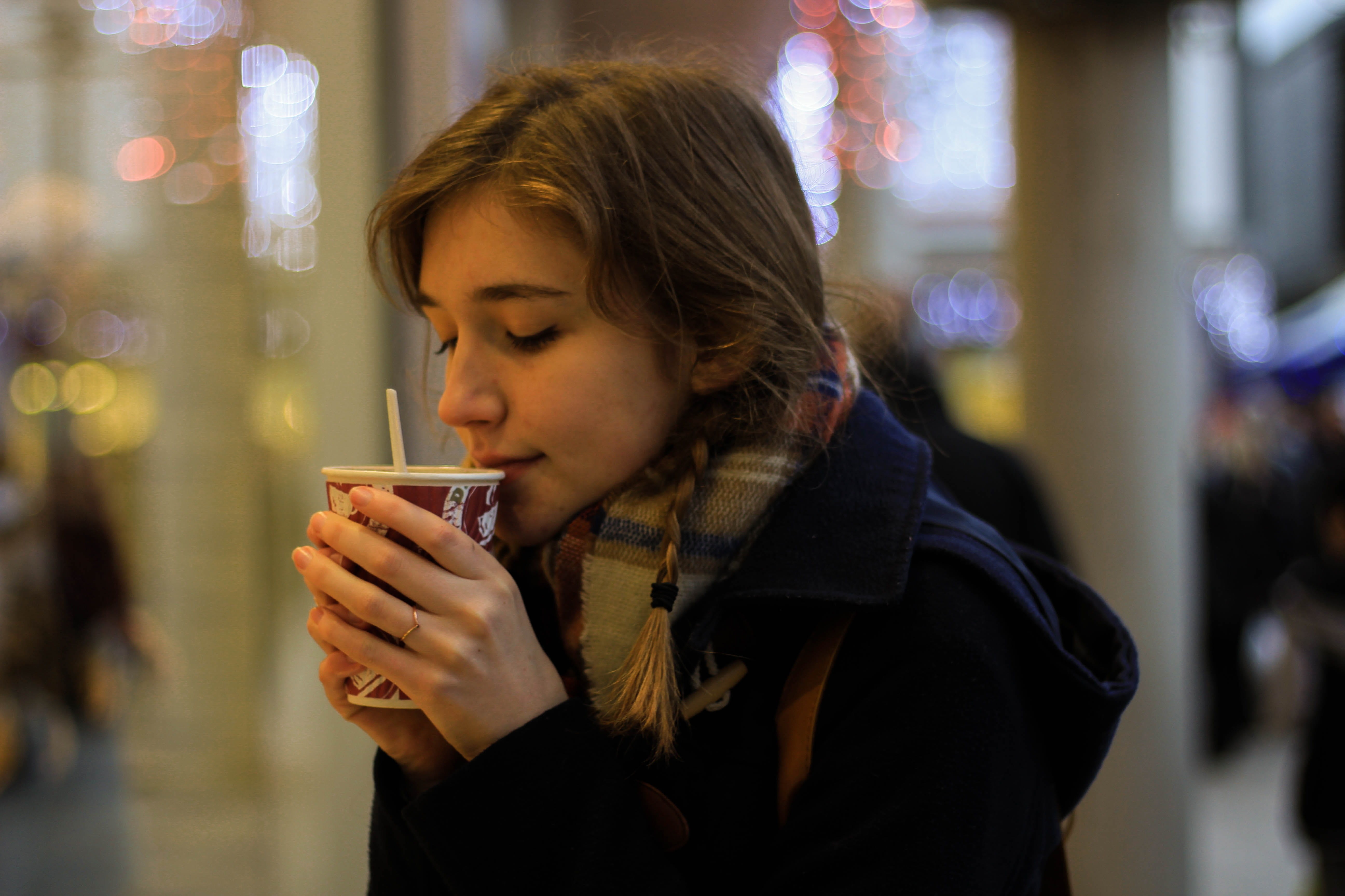 hot chocolate, headshot, holding, warm clothing, portraiture, bury saint edmunds, bokeh, adult, brown hair, refreshment, hair, focus on foreground, side view, HD Wallpaper