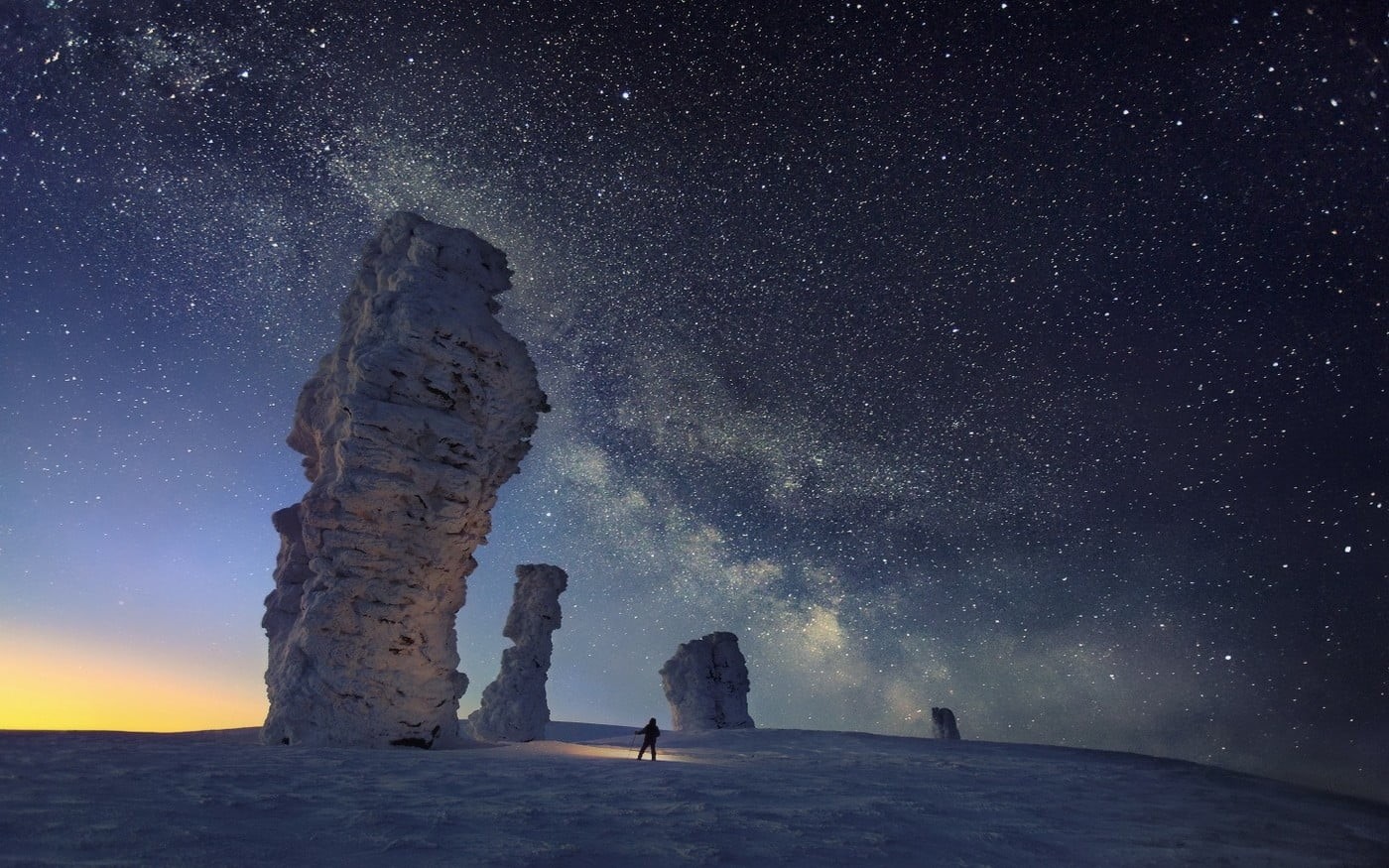 starry night, winter, long exposure, men, rock, astronomy, tower, infinity, rock formation, star field, frost, white, landscape, night, space and astronomy, HD Wallpaper