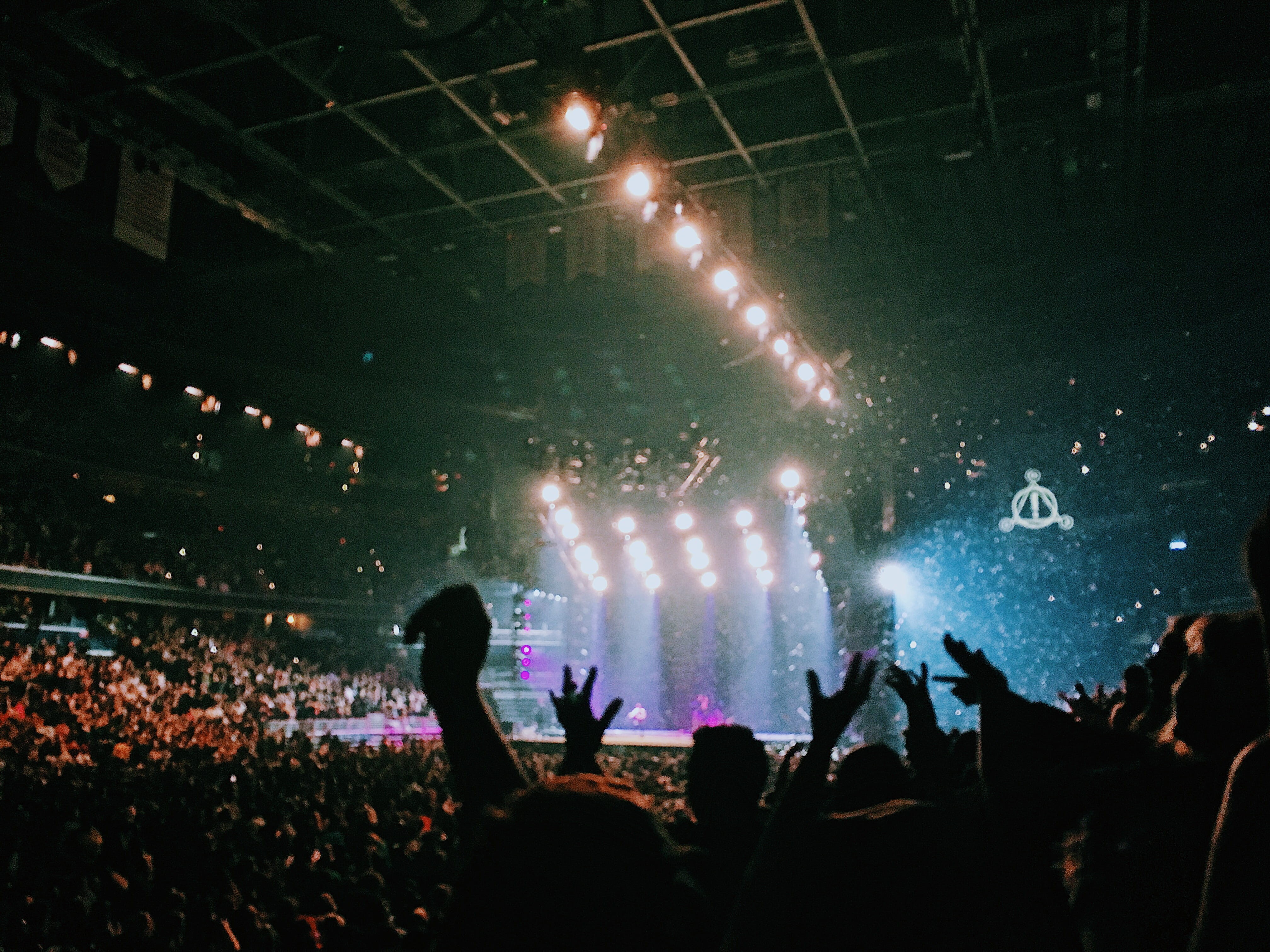 illuminated, group of people, washington, lights, stage, crown, enjoyment, popular music concert, performance, spotlight, stage - performance space, lighting, HD Wallpaper