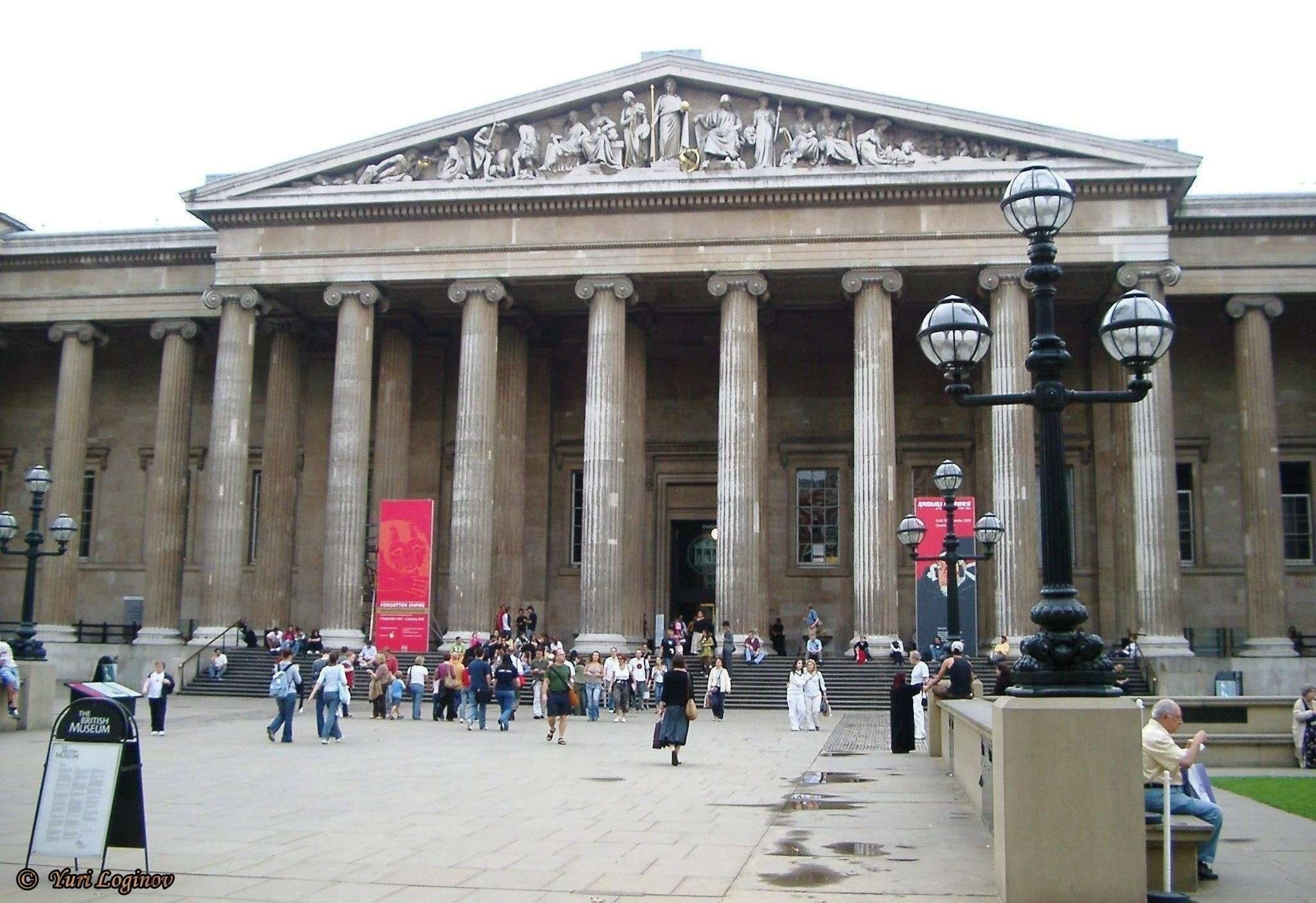 city, pediment, outdoors, 1080P, tourism, lifestyles, sky, large group of people, real people, architecture, british museum, building exterior, architectural column, HD Wallpaper