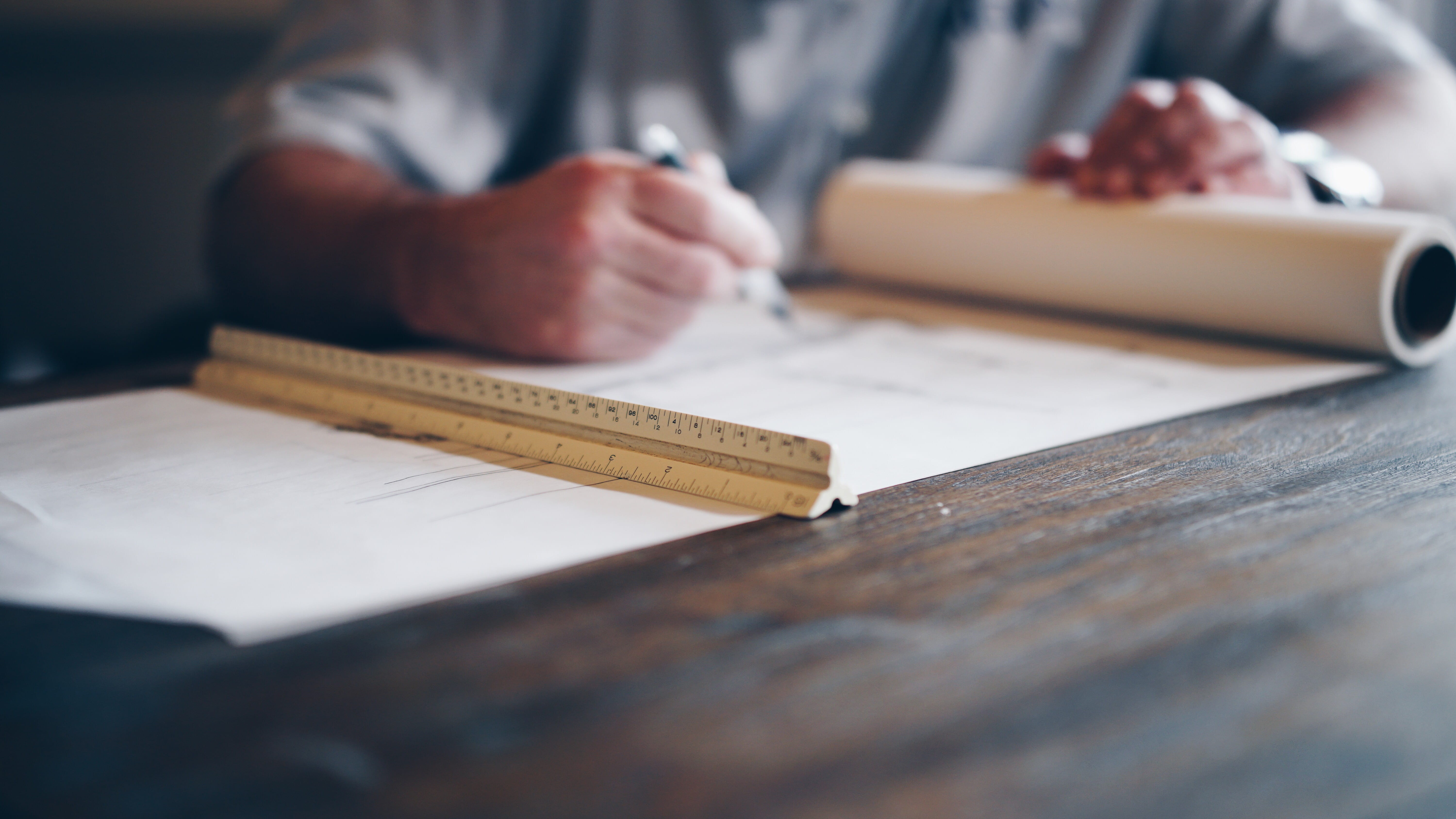selective focus, occupation, computer, close, working, men, table, furniture, finance, 5K, office, business, blueprint, hand, desk, pen, indoors, midsection, HD Wallpaper