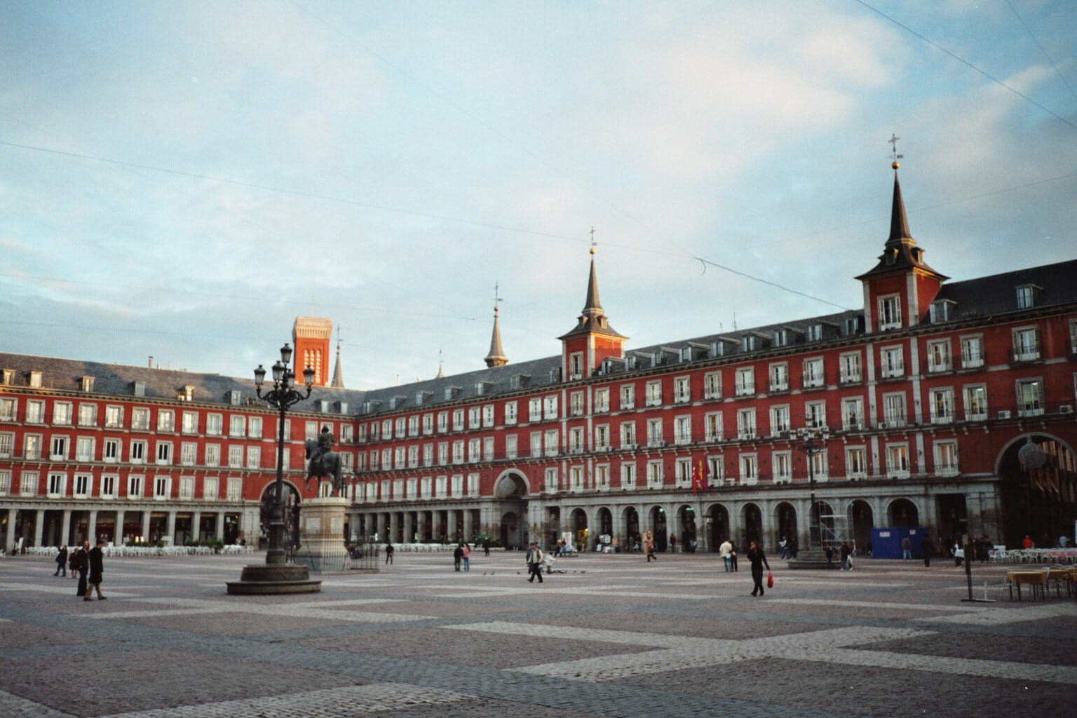city, built Structure, España, plaza, town Square, street, building Exterior, mayor, 720P, Madrid, Plaza Mayor, Madrid, nature, history, day, tower, architecture, HD Wallpaper
