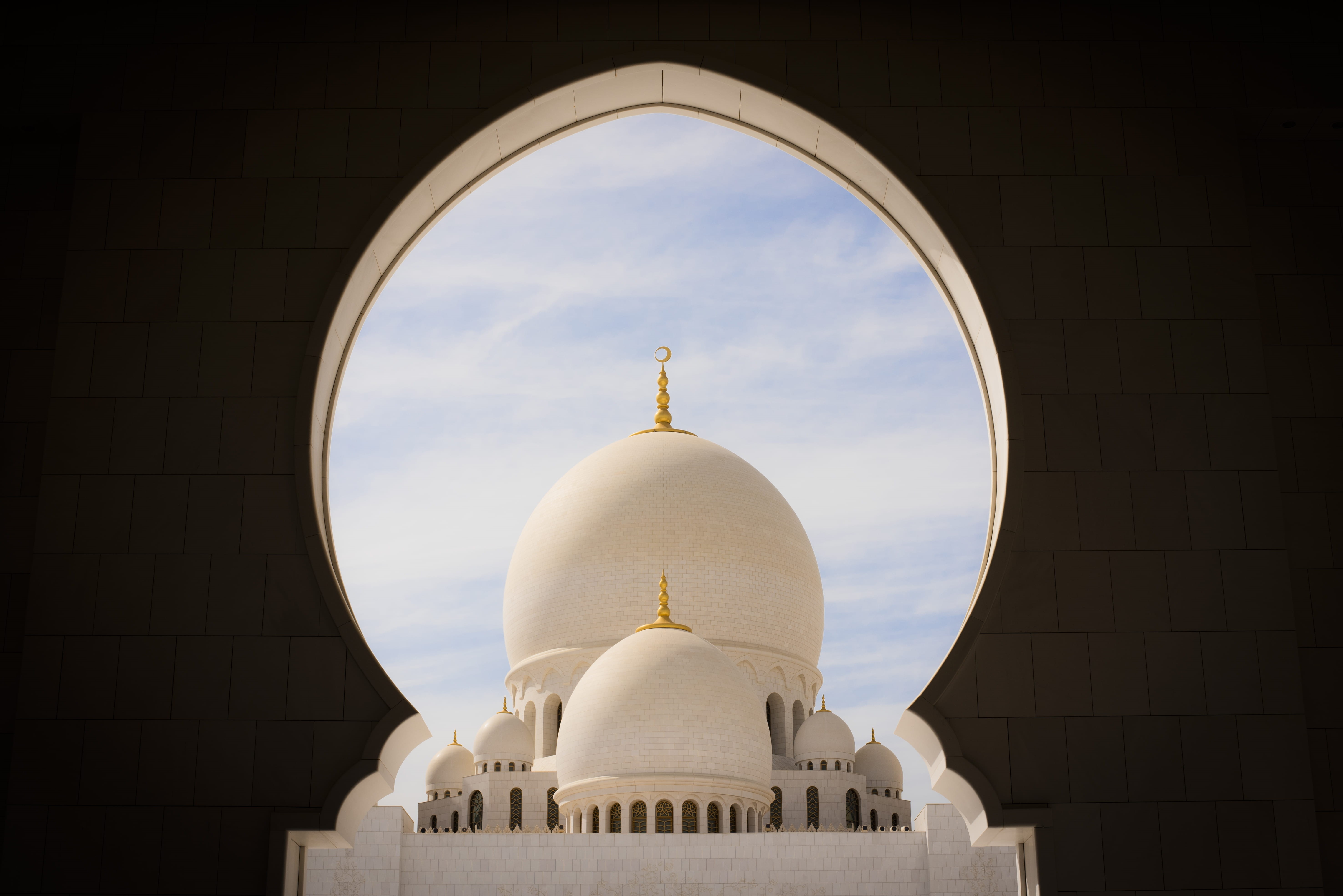 grand mosque, place of worship, architecture, 5K, travel destinations, sacred, arch, grand, building, no people, spire, temple, traditional, building exterior, HD Wallpaper