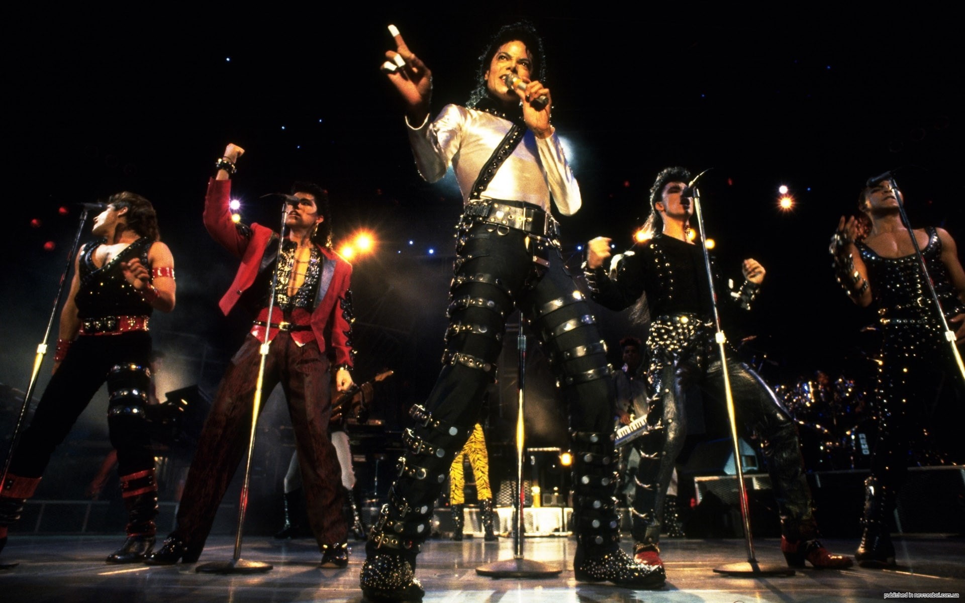 people, standing, illuminated, crowd, music, fashion, group of people, michael jackson pc backgrounds hd, arts culture and entertainment, performance, night, HD Wallpaper