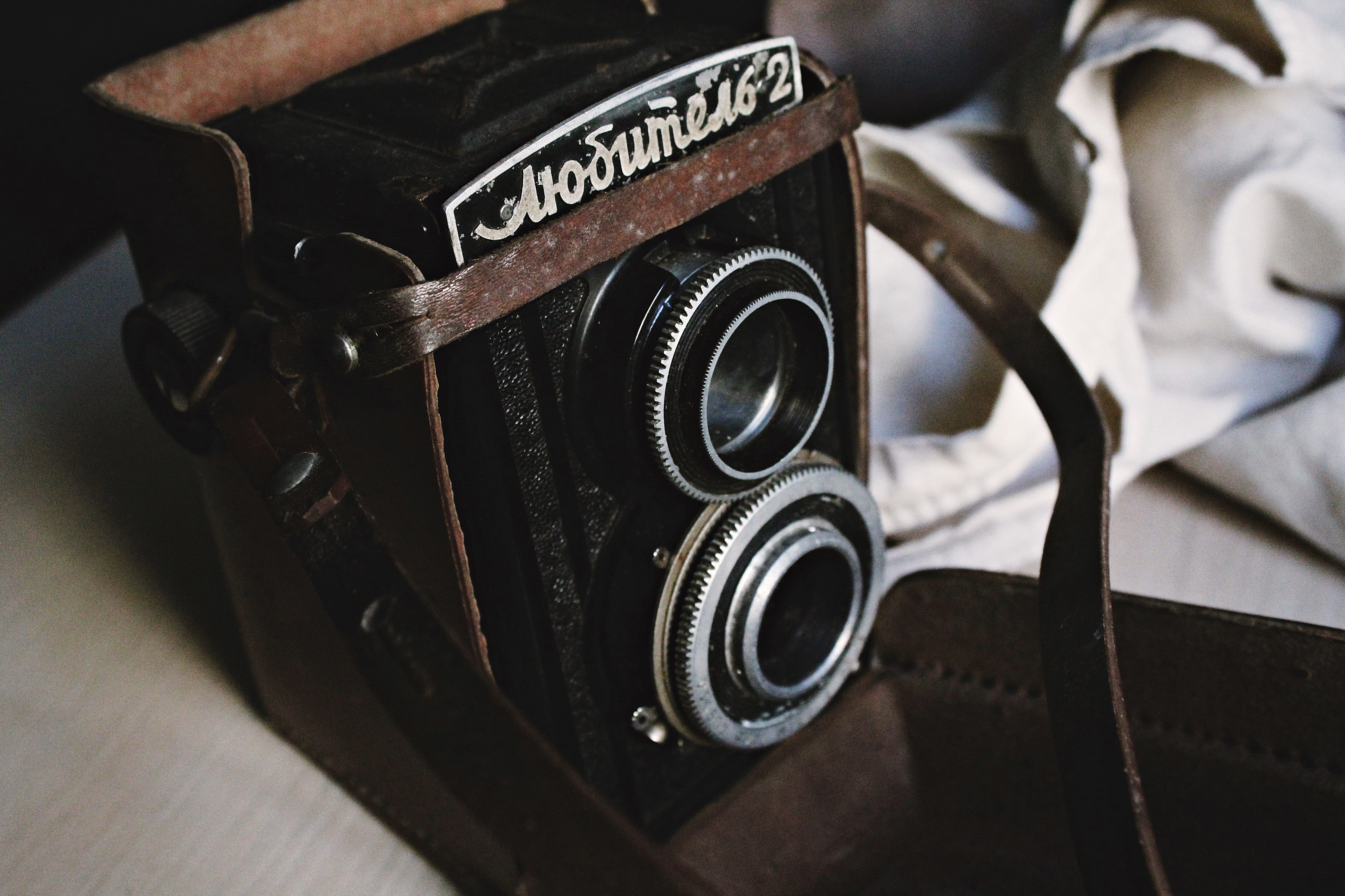 still life, equipment, indoors, vintage, 5K, retro Styled, lens - Optical Instrument, camera, black color, camera - Photographic Equipment, Film camera, HD Wallpaper