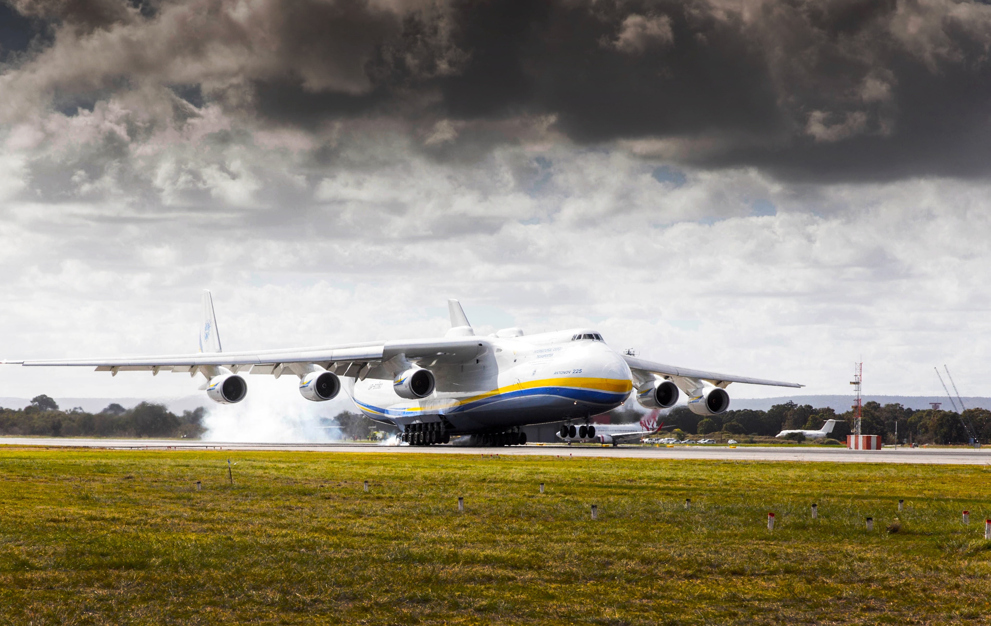 Smoke, Soviet Transport Jet Aircraft, Mriya, The biggest, O. K. Antonov, Transport Aircraft, Airlines, Dream, Ukraine, Balabuev, Cossack, 2K, Soviet Transport Aircraft, HD Wallpaper