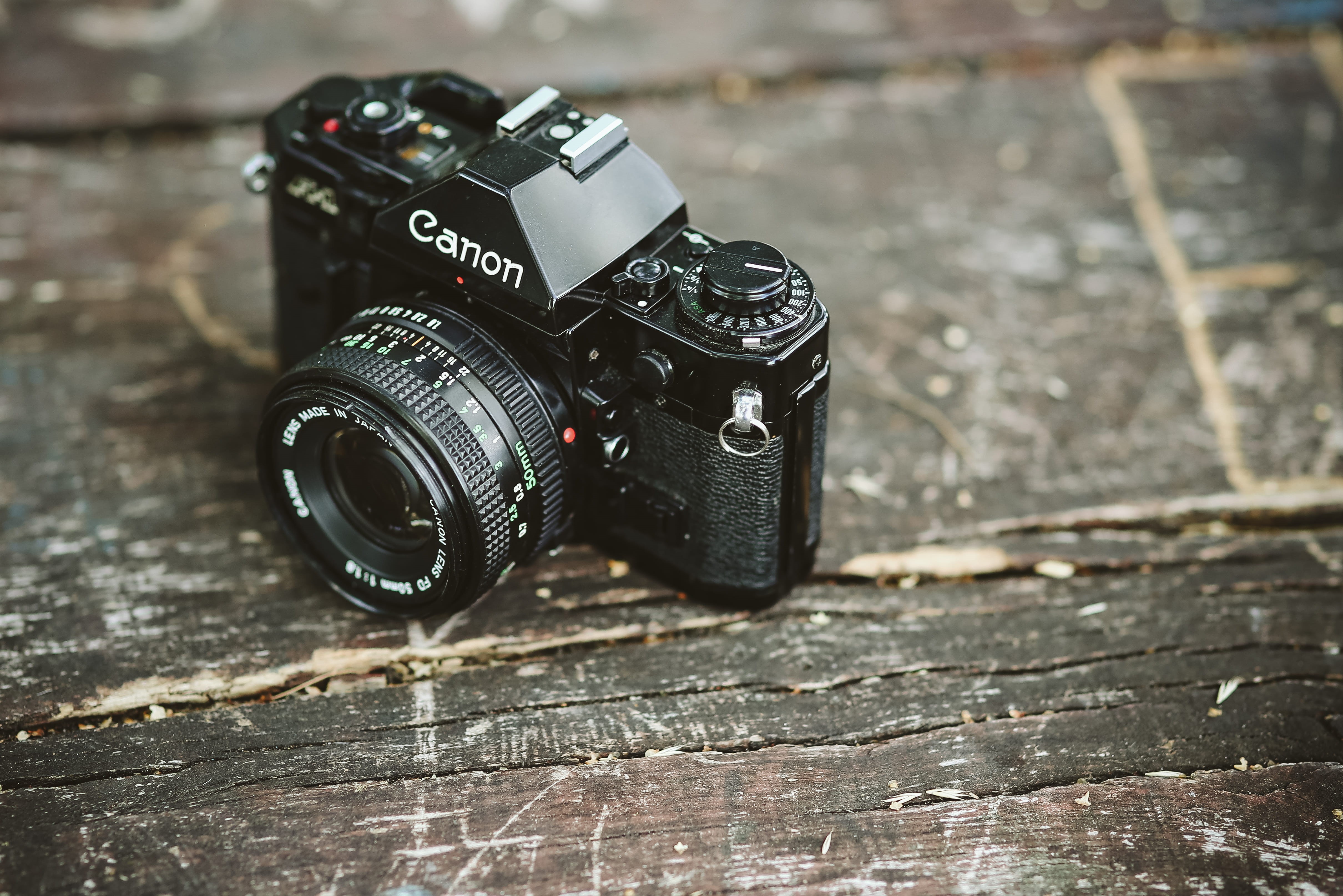 camera, technology, Old, indoors, equipment, day, modern, photography Themes, canon, camera - Photographic Equipment, lens - eye, black color, single Object, HD Wallpaper