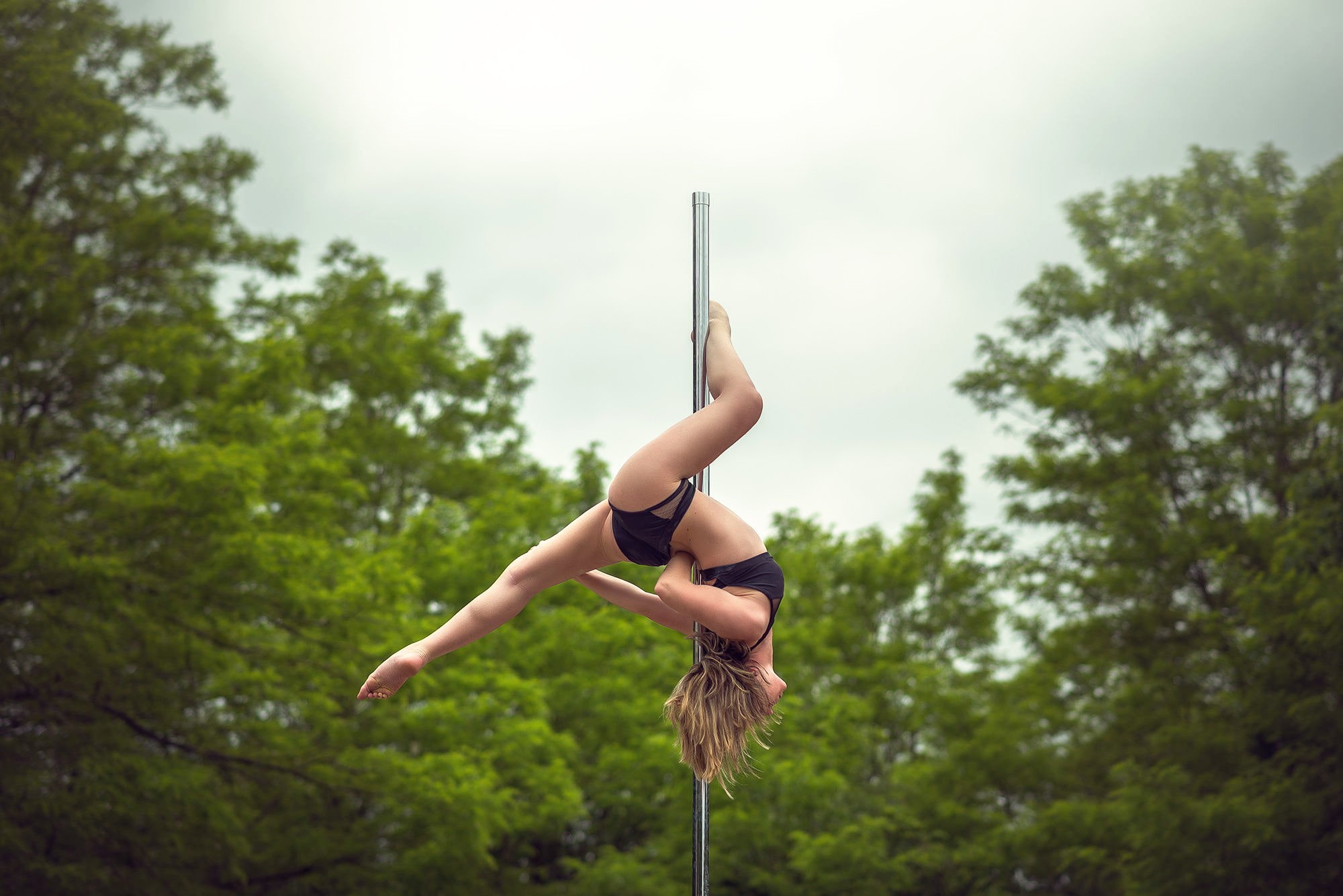 Elodie, acrobatics, 1080P, not a strip, girl, pole, HD Wallpaper