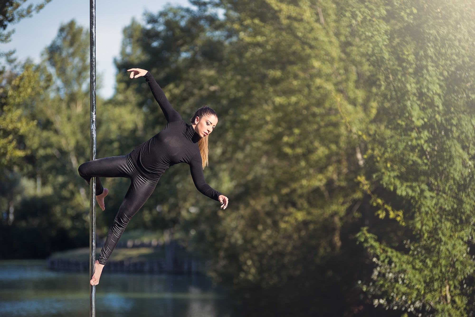 lifestyles, jumping, young adult, one person, mid-air, adult, vitality, outdoors, leisure activity, motion, real people, sport, healthy lifestyle, women outdoors, HD Wallpaper