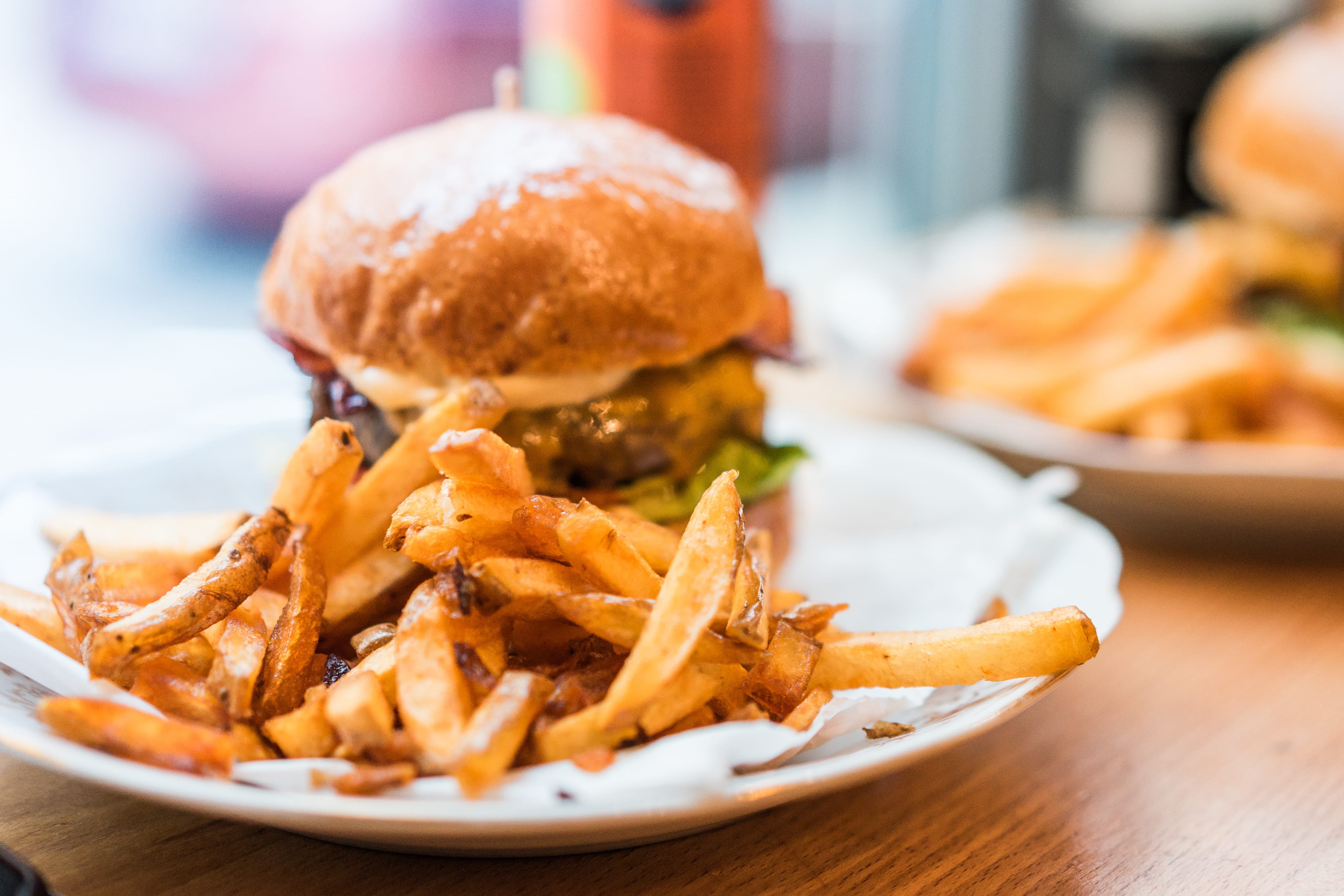pub Food, onion, Burger, take Out Food, french, focus On Foreground, food, hungry, fried, still life, fast Food, cheese, prepared Potato, snack, food And Drink, HD Wallpaper