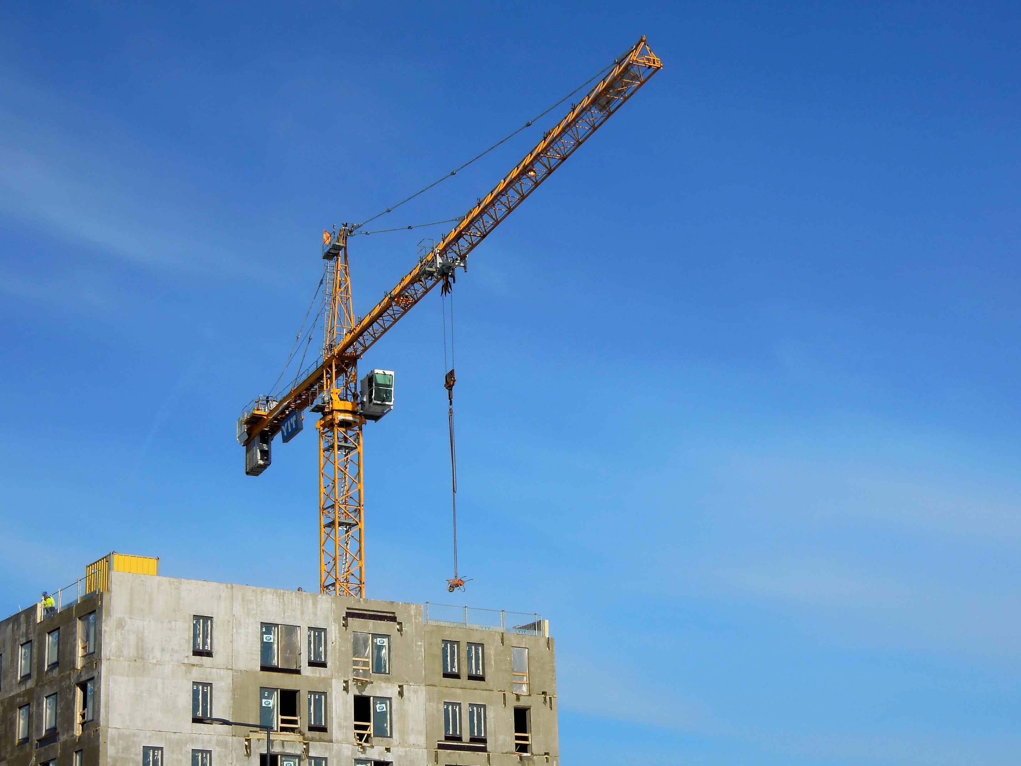 vantaa, machinery, block of flats, k, construction machine, element, sunlight, blue, outdoors, day, development, high, industry, nature, urban Scene, picking Up, HD Wallpaper