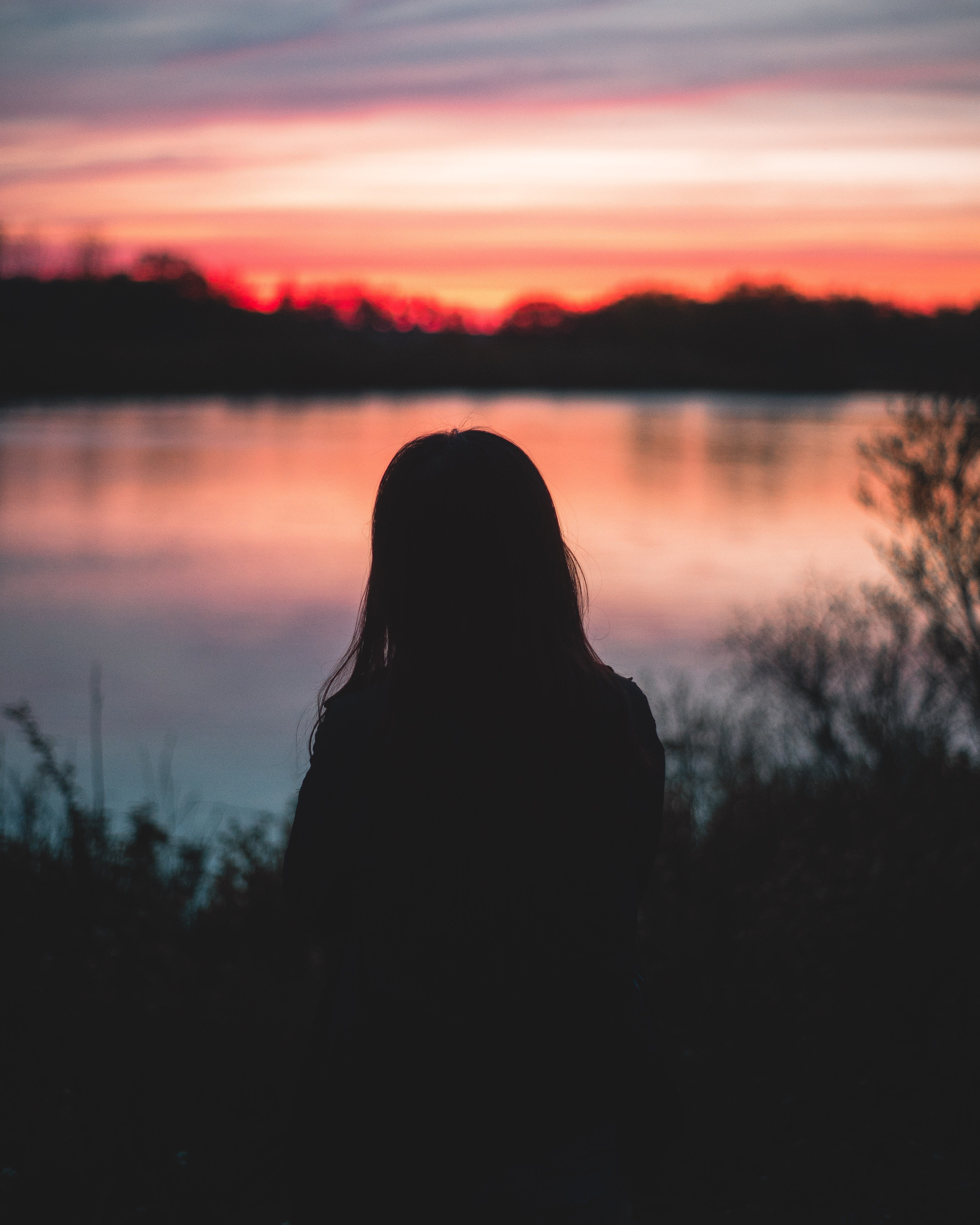women, water, tranquility, body, scenics - nature, tranquil scene, lakeside, lifestyles, girl, real people, lost, moody, dark, one person, alone, pink, Phone HD Wallpaper