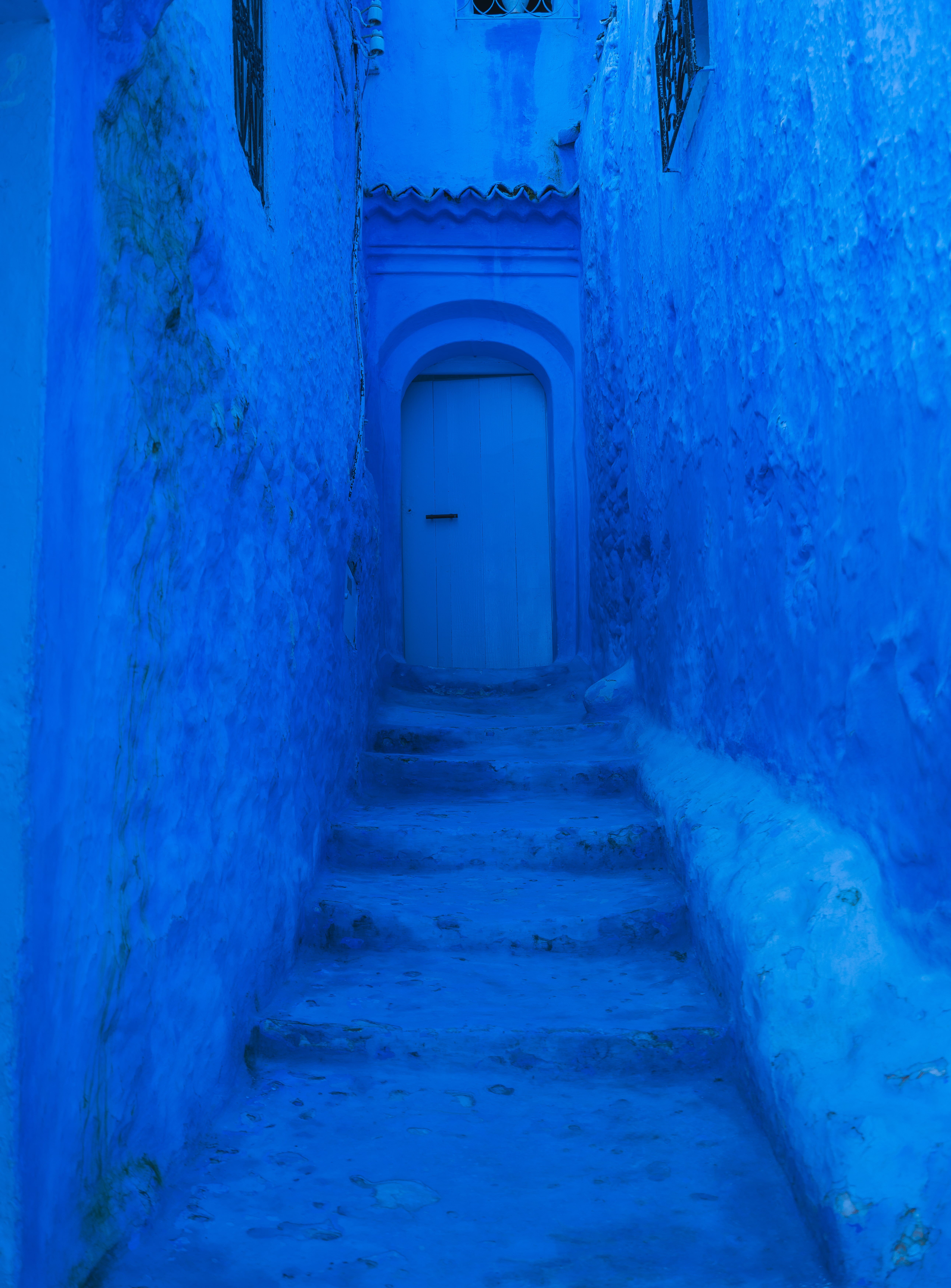 corridor, chefchaouen, door, 5K, old, staircase, history, the past, painted, morroco, alley, arch, the blue pearl, empty, entrance, classical style, built structure, Phone HD Wallpaper