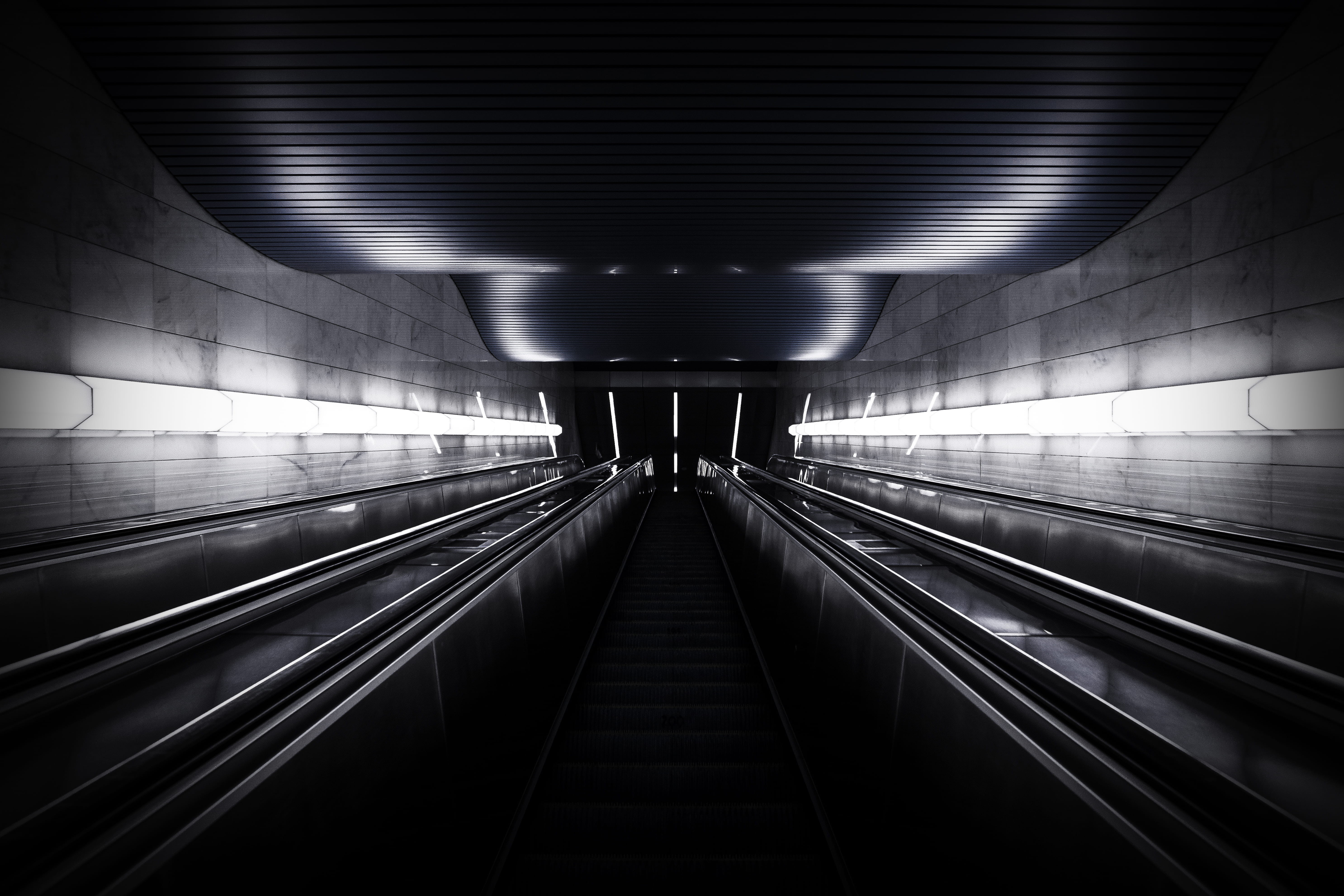 interior, built structure, public transportation, transportation, moving walkway, photo, lighting equipment, direction, illuminated, passage, indoors, architecture, HD Wallpaper