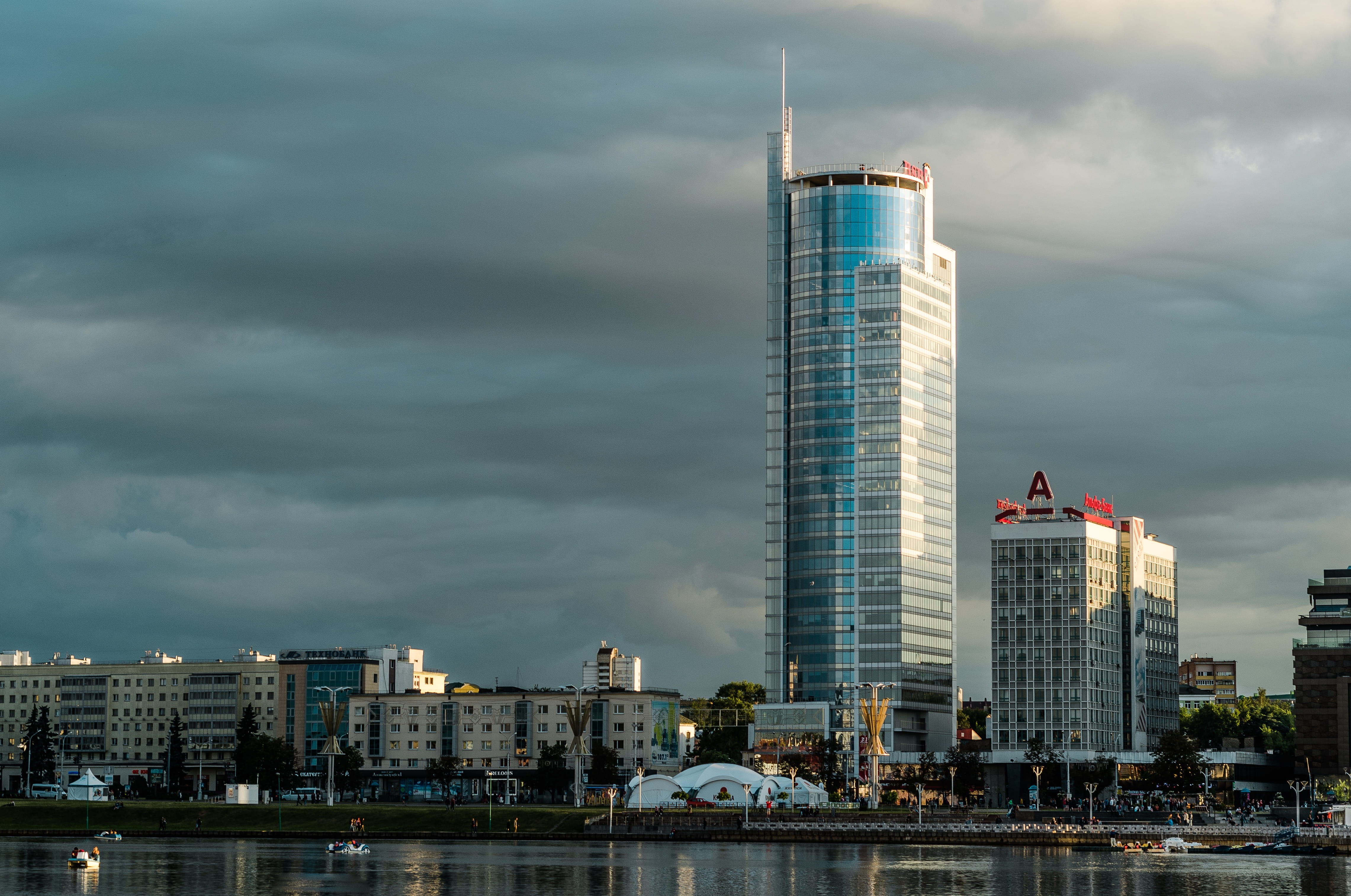 no people, 4K, tall - high, nature, office, water, belarus, built structure, skyscraper, waterfront, sky, city, urban, day, modern, office building exterior, HD Wallpaper