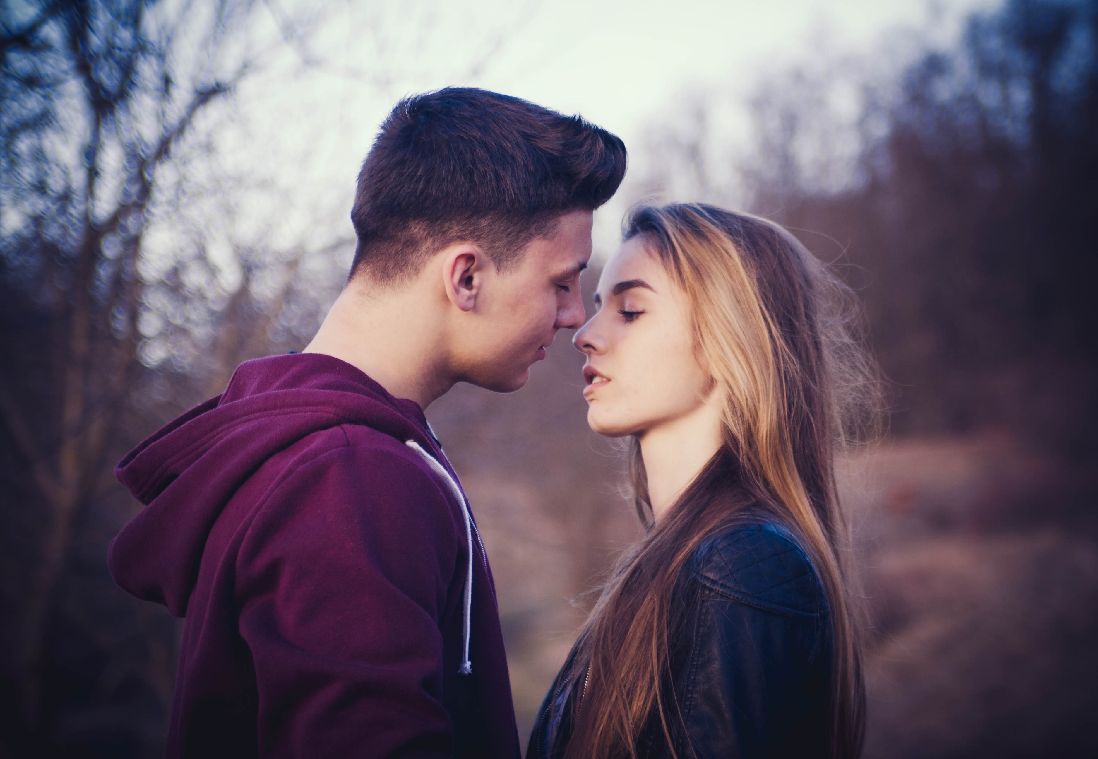 focus, hair, couple - relationship, man, two people, nature, young adult, beautiful woman, togetherness, adult, young couple, young men, beauty, hairstyle, HD Wallpaper
