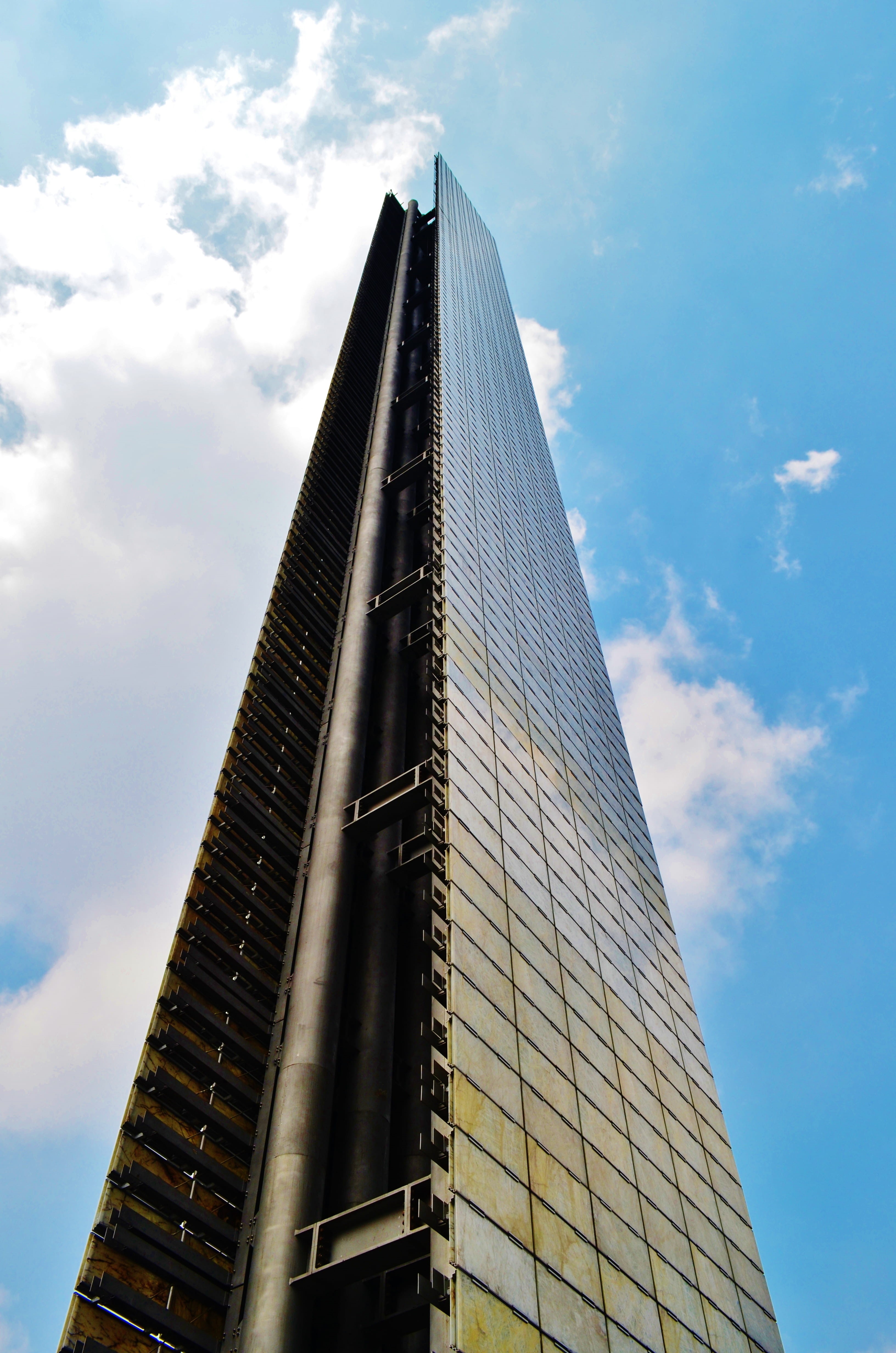 spire, office building exterior, tower, stone, light, day, no people, modern, travel destinations, built structure, tall - high, mexico, building exterior, Phone HD Wallpaper