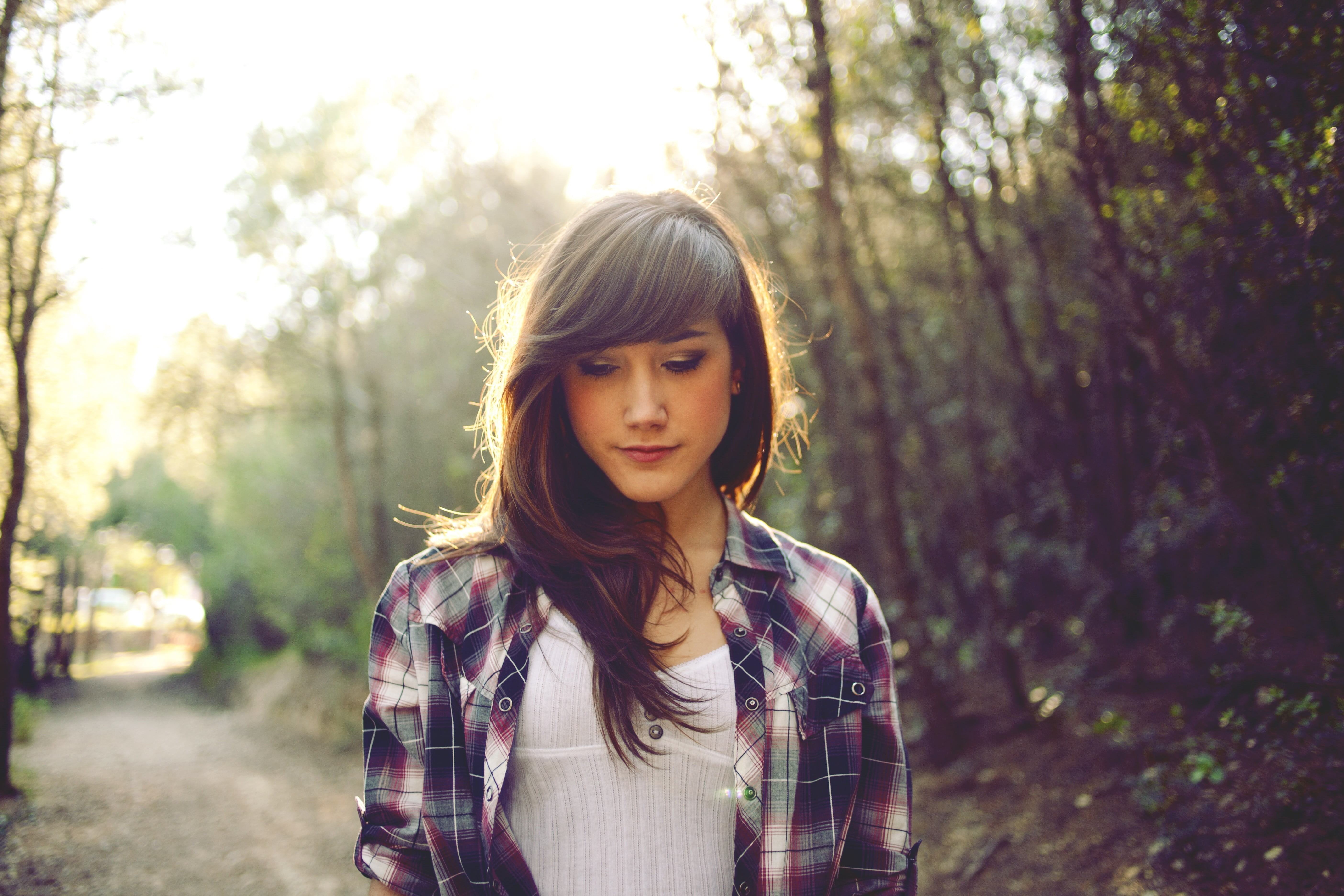 young women, plaid shirt, beautiful woman, Marta Aragones, women, backlighting, one person, women outdoors, tree, day, teenager, looking at camera, lifestyles, HD Wallpaper