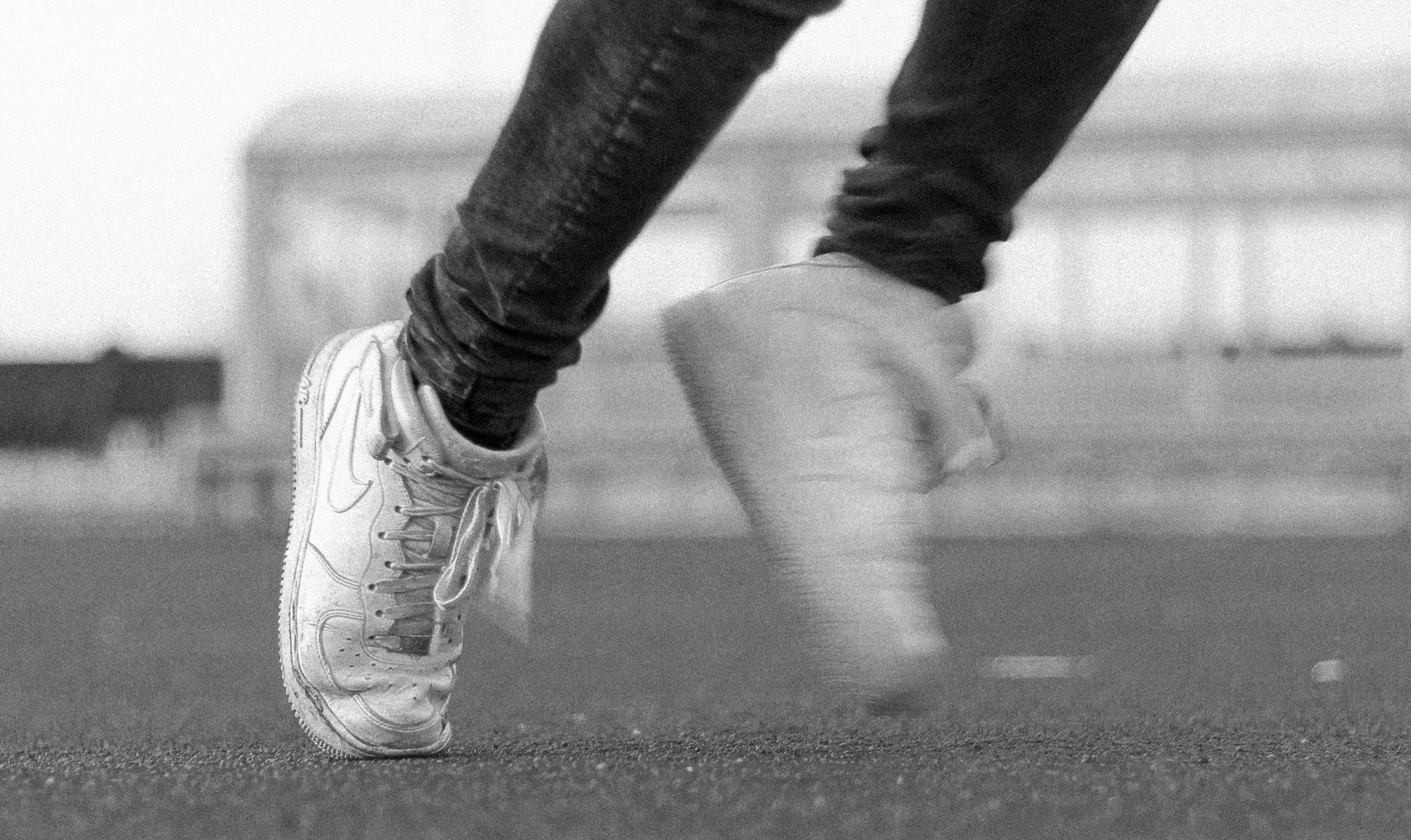 wearing, 4K, shoe, germany, long exposure, footwear, standing, body part, running shoe, team nikon, tarmac, human body part, d7200, human, photo, balance, HD Wallpaper