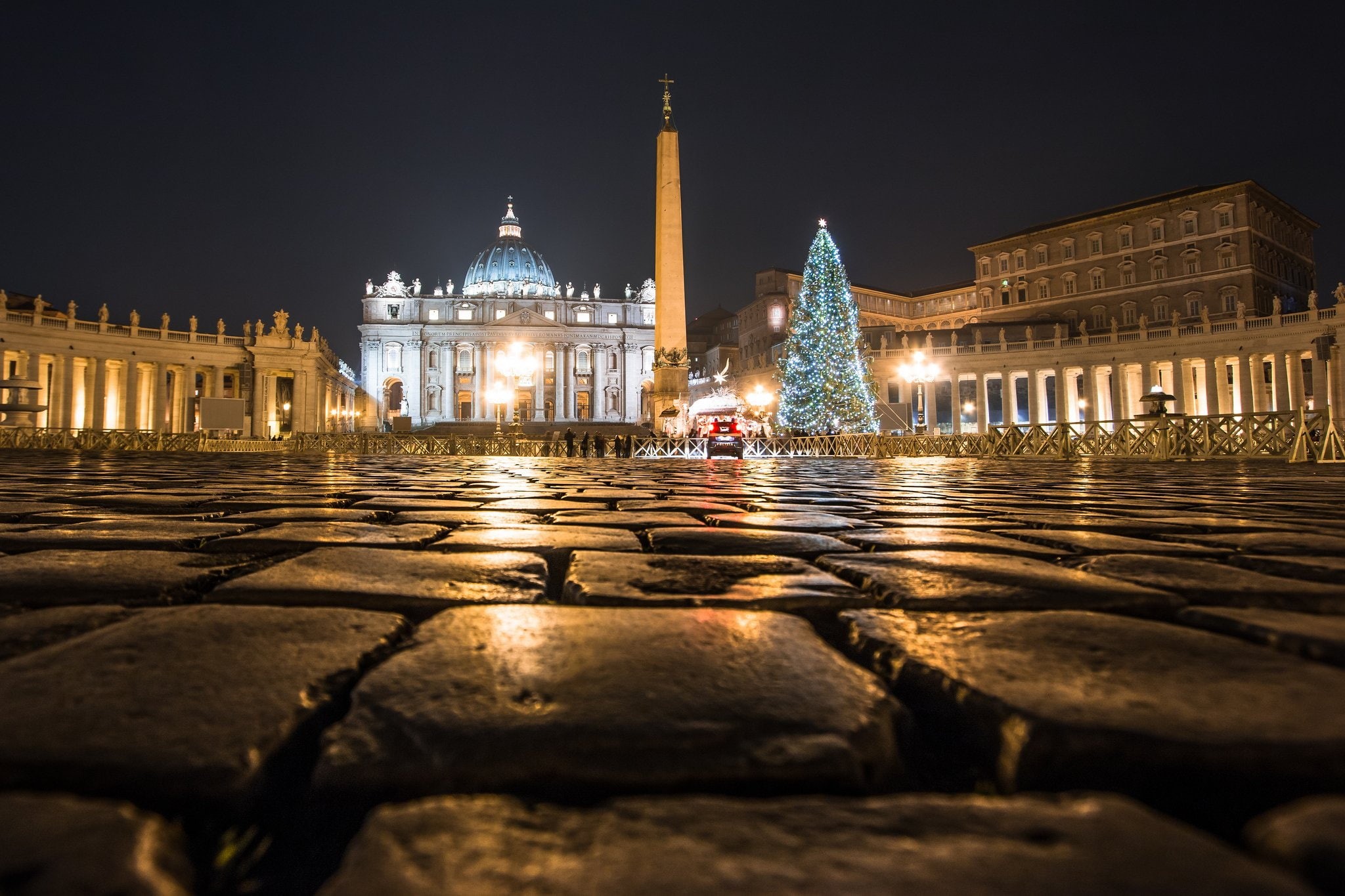 vatican, square, christmas, italy, monument, lights, tree, colonnade, cathedral, 1080P, city, night, rome, HD Wallpaper