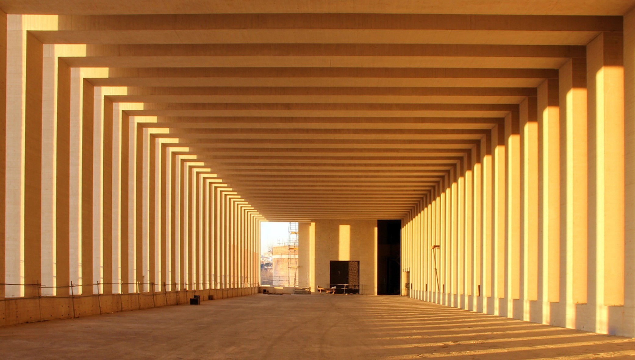 1080P, geometrical, corridor, absence, spain, architecture, columns, direction, hallway, flooring, day, interior, arcade, indoors, foundation, work, empty, HD Wallpaper