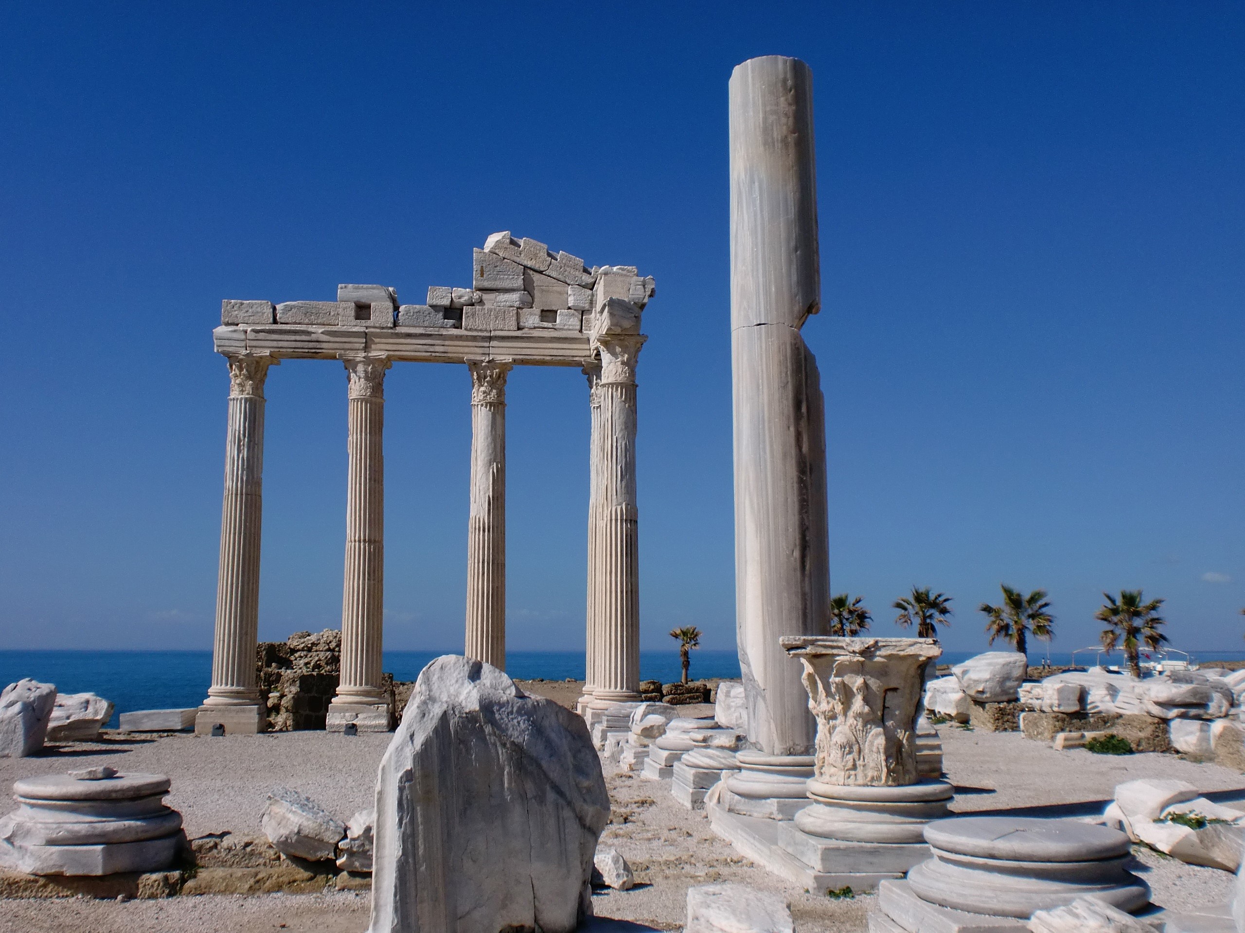greece, clear sky, holiday, cultures, travel destinations, history, ruins, columnar, famous Place, travel, concrete, roman, view, nature, sea, archaeology, HD Wallpaper