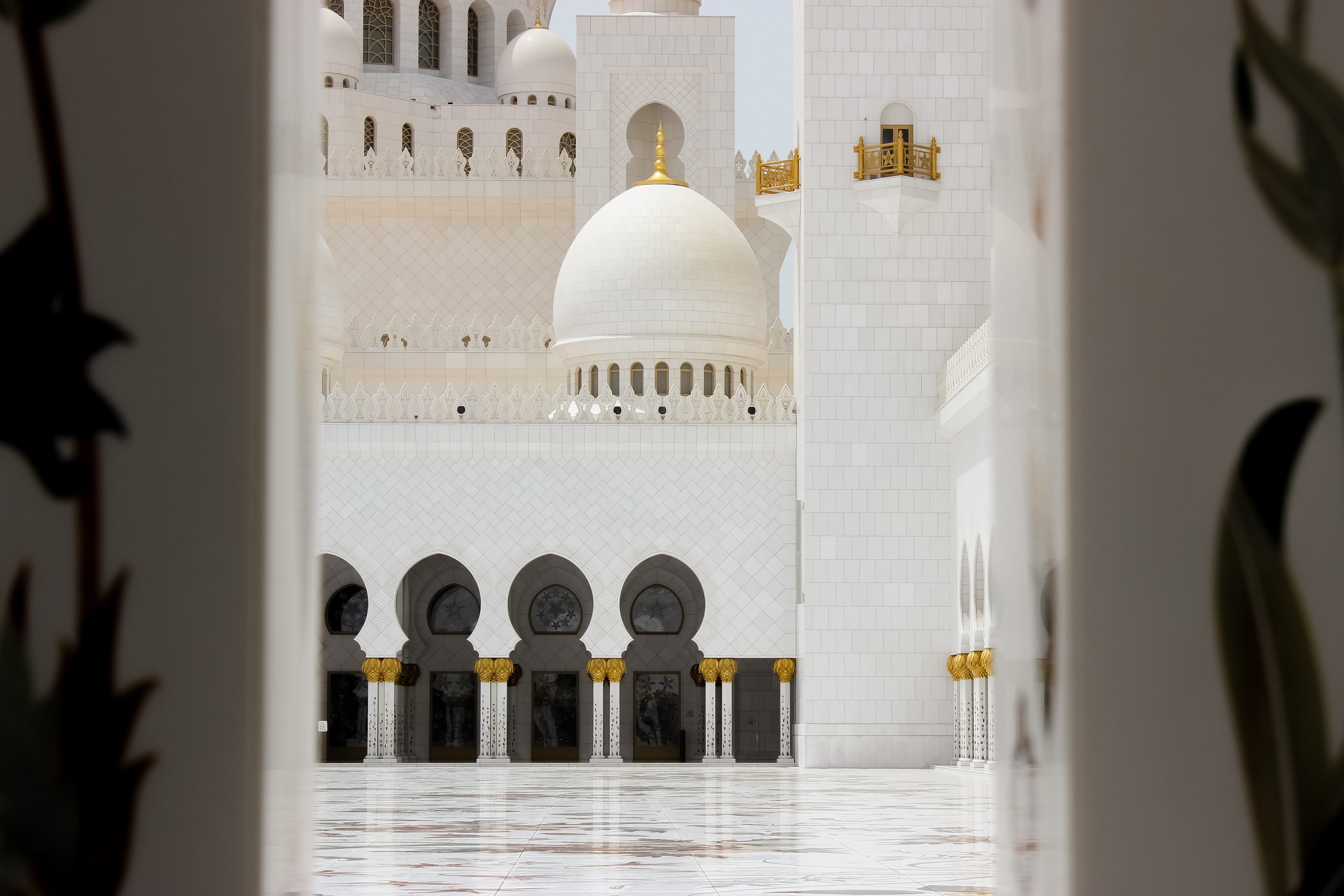 concrete, building Exterior, arabia, white, cultures, spirituality, brick, travel, outdoors, architecture, famous Place, travel Destinations, dome, tourism, HD Wallpaper