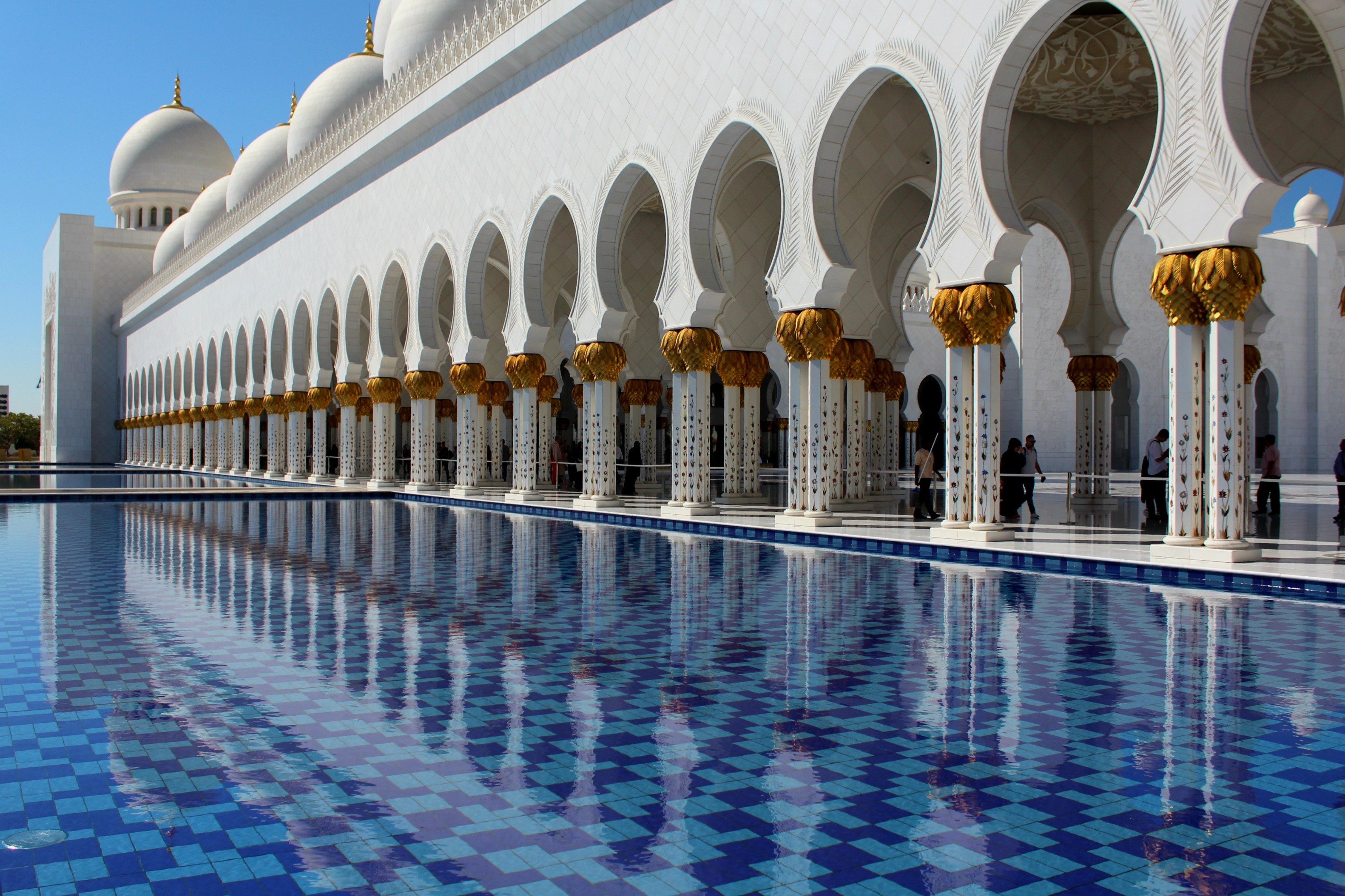 2K, mosque, landmark, pool, islam, place of worship, abu dhabi, built structure, grand mosque, building exterior, arch, worship, no people, faith, flooring, HD Wallpaper