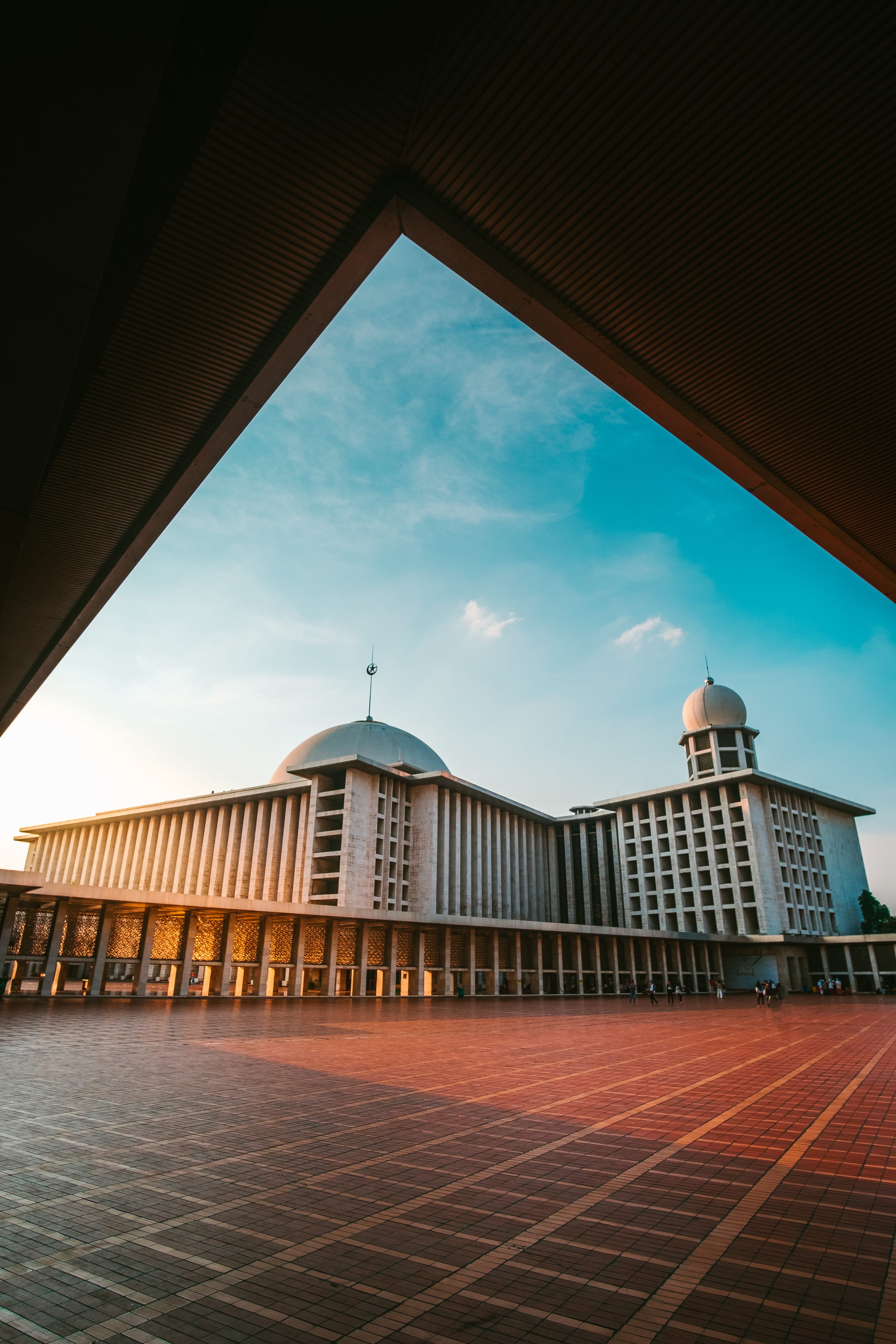 no people, parliament, worship, building exterior, luxury, cloud - sky, boardwalk, nature, spirituality, town square, bridge, indonesia, tourism, great mosque istiqlal, Phone HD Wallpaper