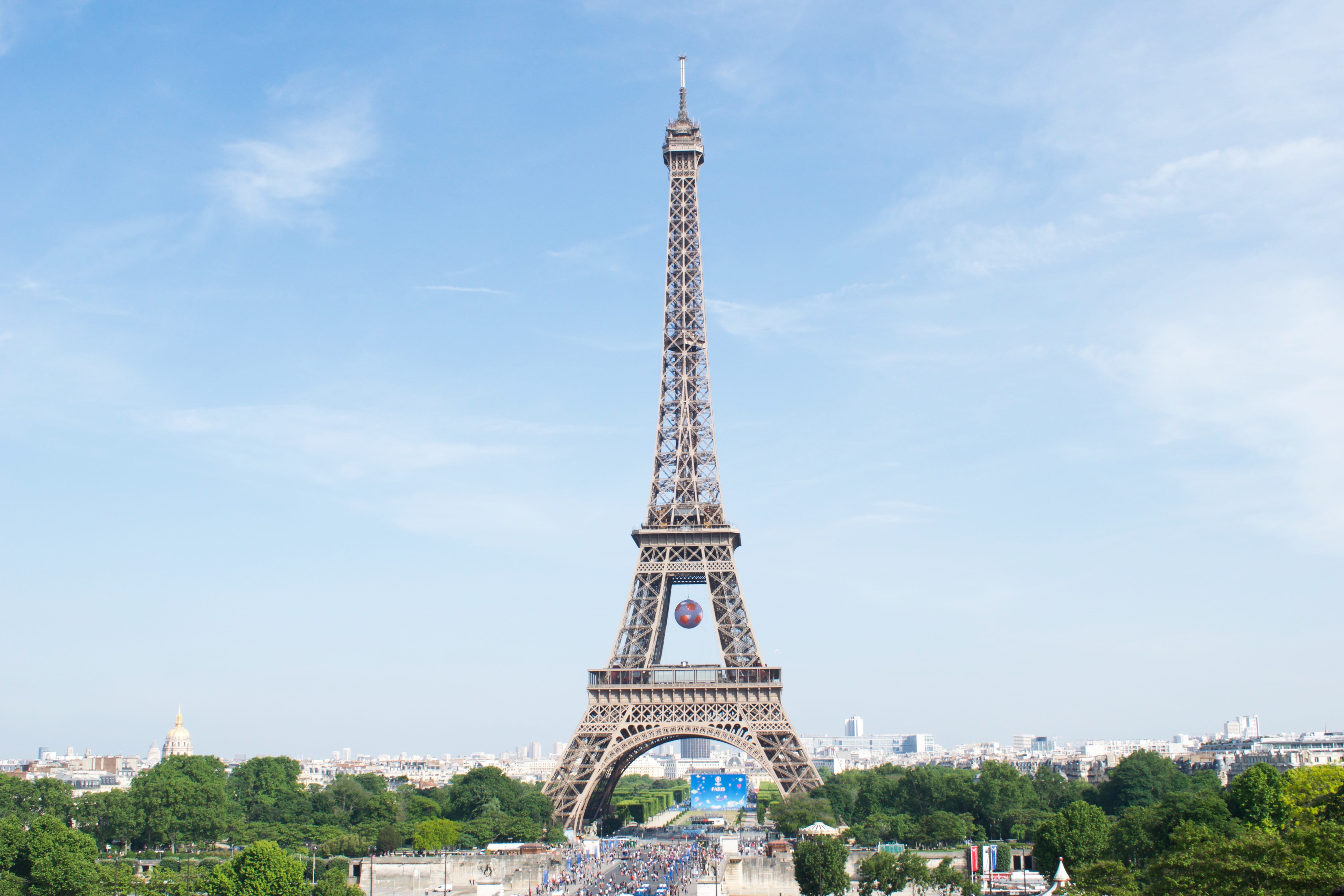 outdoors, eiffel, iron - metal, France, Eiffel Tower, cloud - sky, built structure, tourist destination, tall - high, nature, buildings, romantic, old, HD Wallpaper