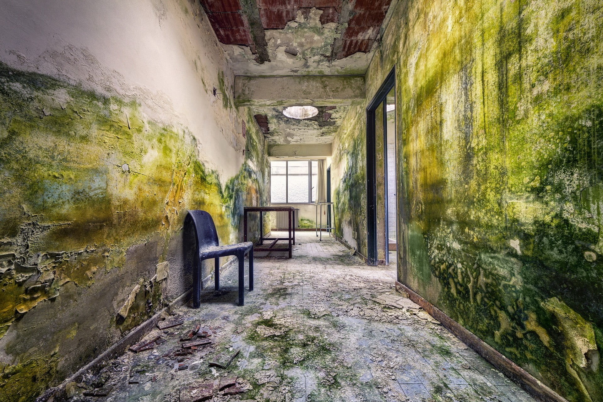 table, ruined, 1080P, damaged, abandoned, ceiling, old, built structure, wooden, messy, decline, direction, bad condition, obsolete, deterioration, day, HD Wallpaper