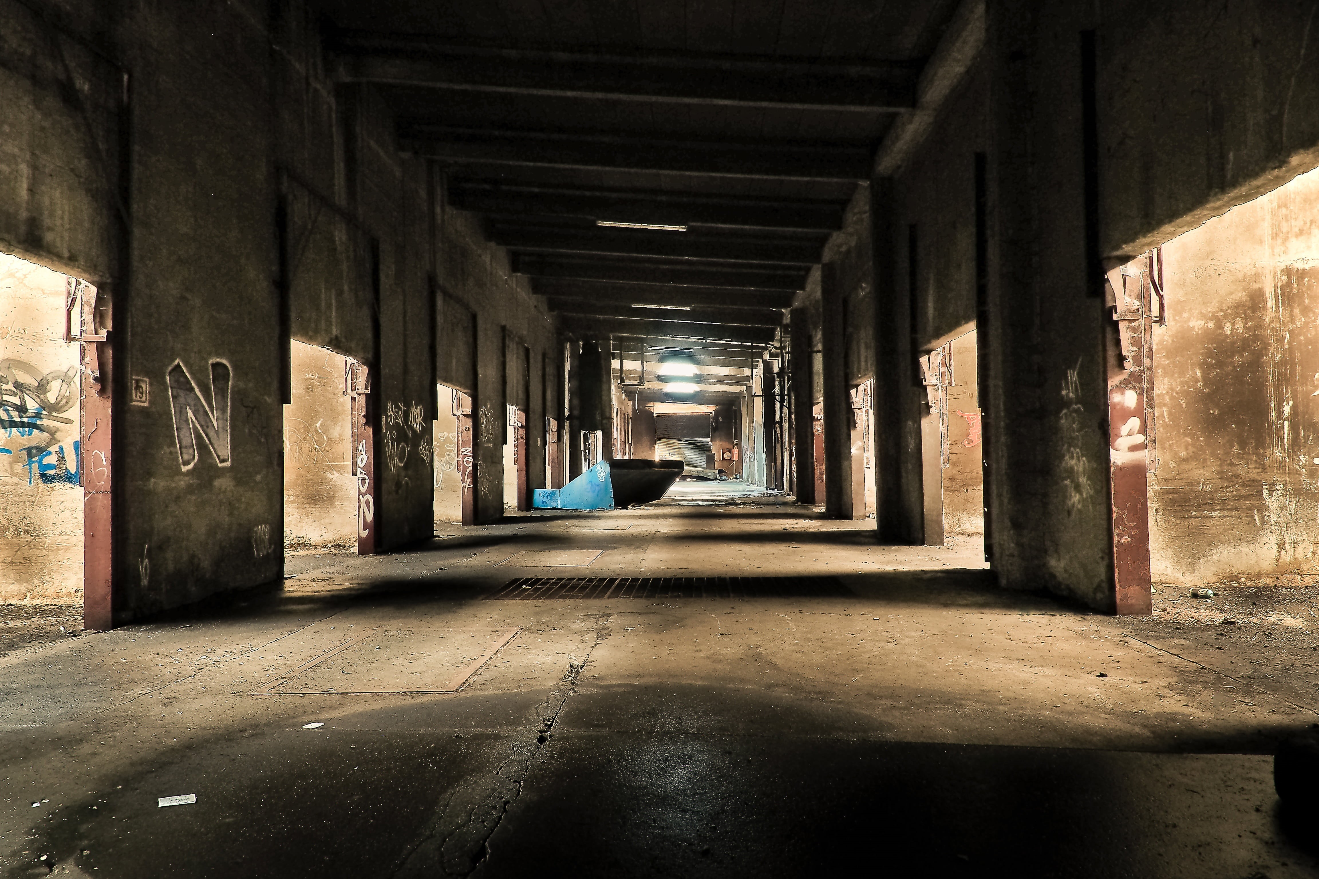 brown, history, ruin, no people, ceiling, direction, concrete, destruction, arcade, 4K, stock, building, absence, broken, architecture, old, run down, HD Wallpaper