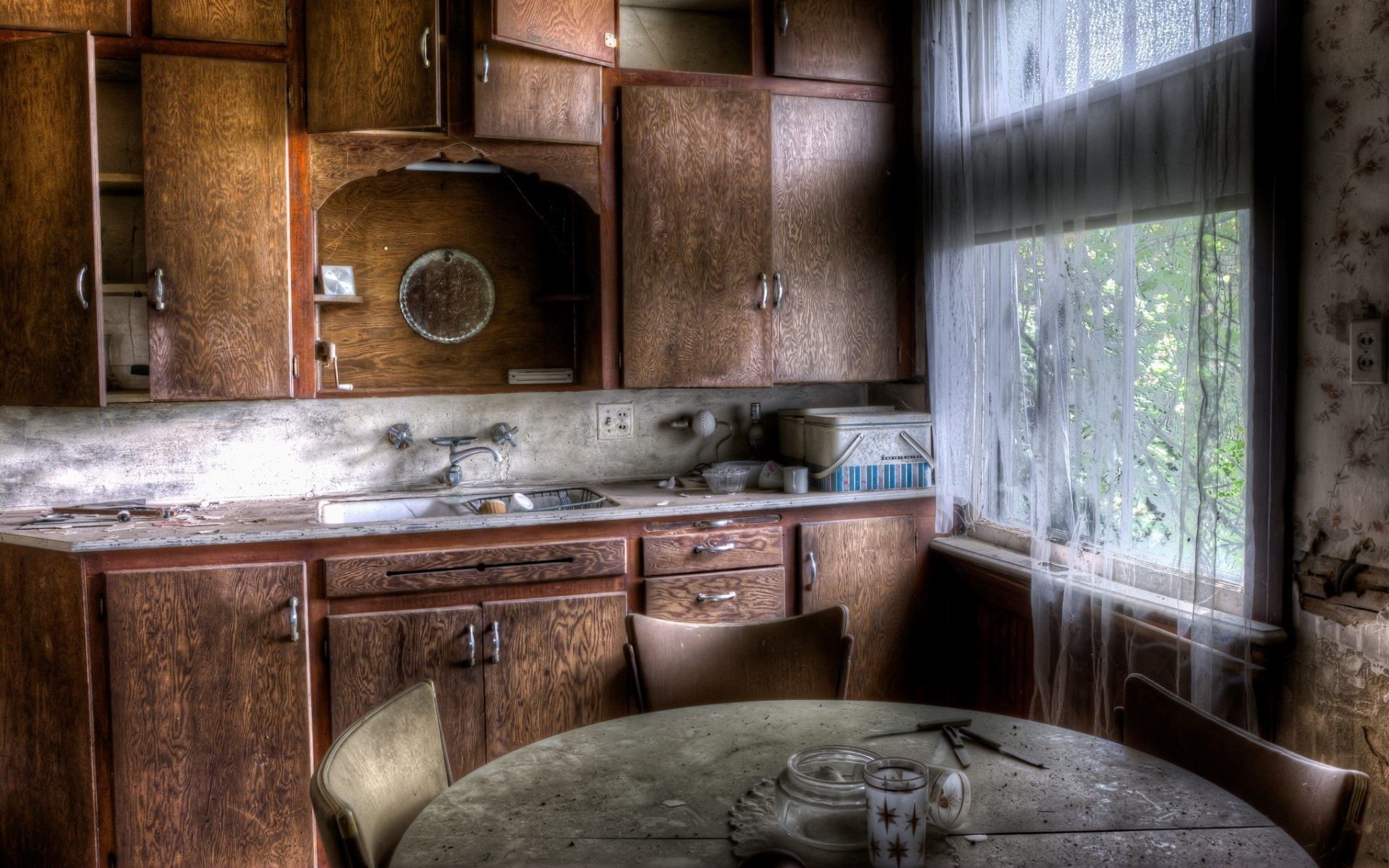 day, no people, brown, old, kitchen, indoors, interior, window, house, furniture, ruin, dirt, obsolete, wooden, abandoned, domestic kitchen, home, home interior, HD Wallpaper