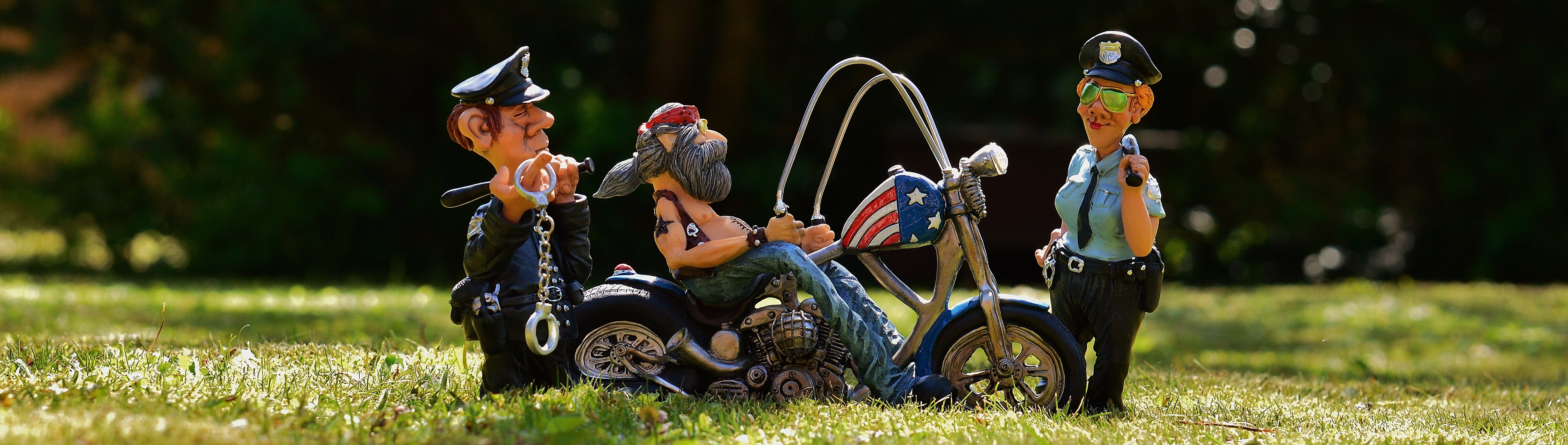 young adult, police, casual, weapon, control, men, figure, full length, policewoman, joy of life, bike, figurines, costume, males, motorcycle, people, celebration, HD Wallpaper