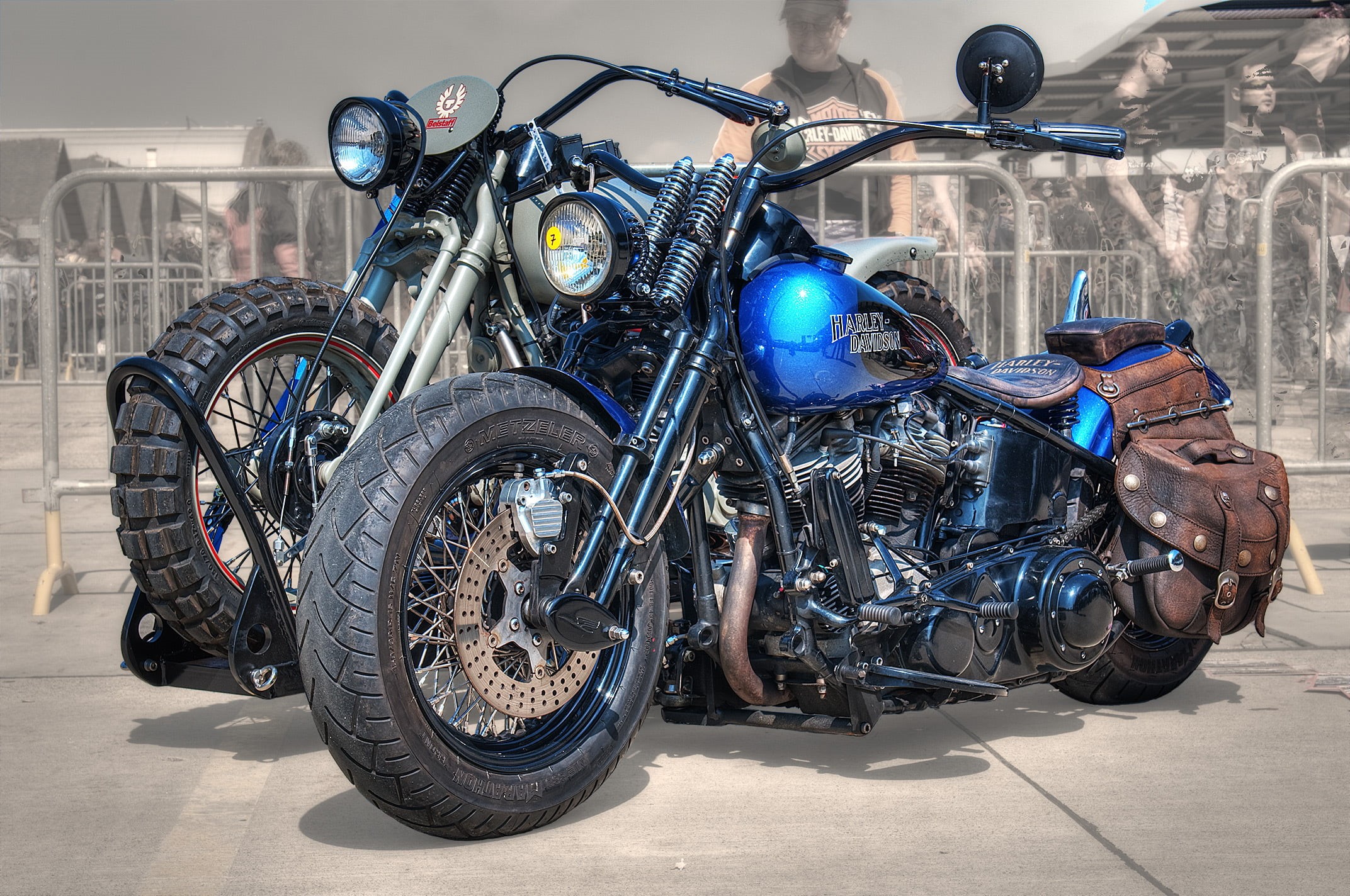 architecture, metal, chrome, outdoors, style, day, motorcycle, customized, bicycle, sport, sunlight, shiny, parking, engine, built structure, stationary, HD Wallpaper