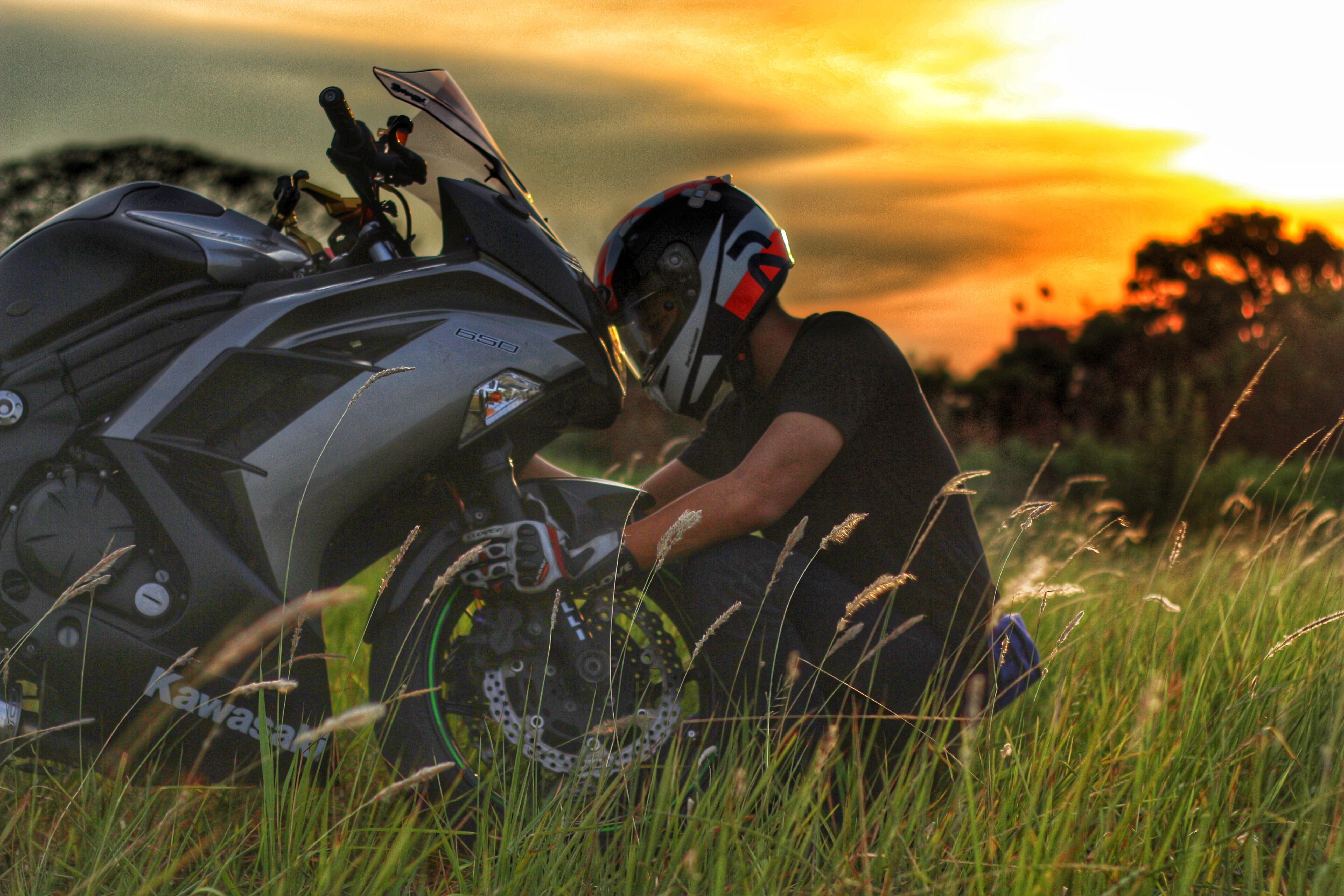 grass, ninja, biker, field, lifestyles, sky, mode of transportation, headwear, bike, motorcycle, riding, outdoors, super bike, adventure, front, sitting, HD Wallpaper